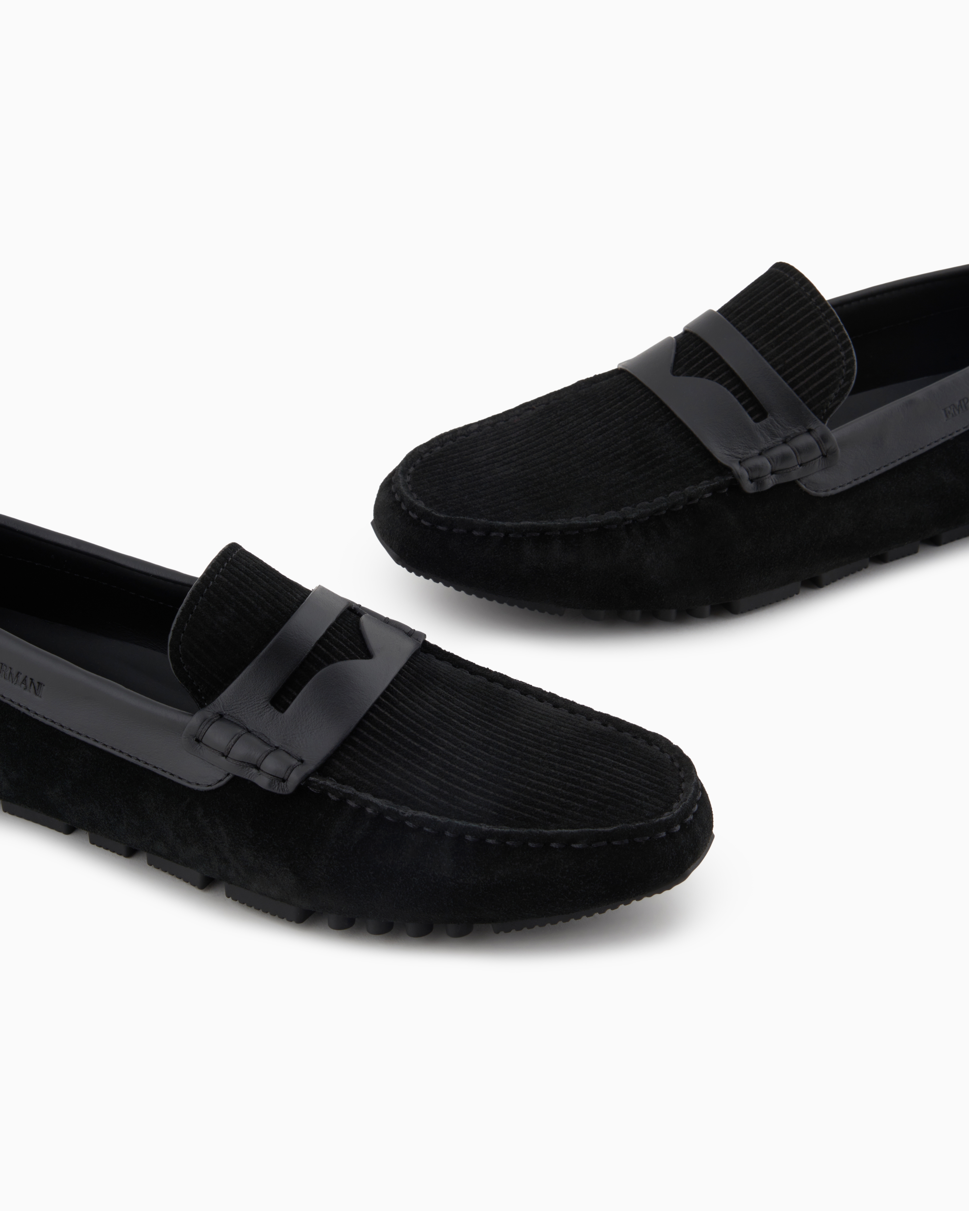 Emporio Armani Official Store Driver-mokassins Aus Mikroperforiertem Veloursleder In Black