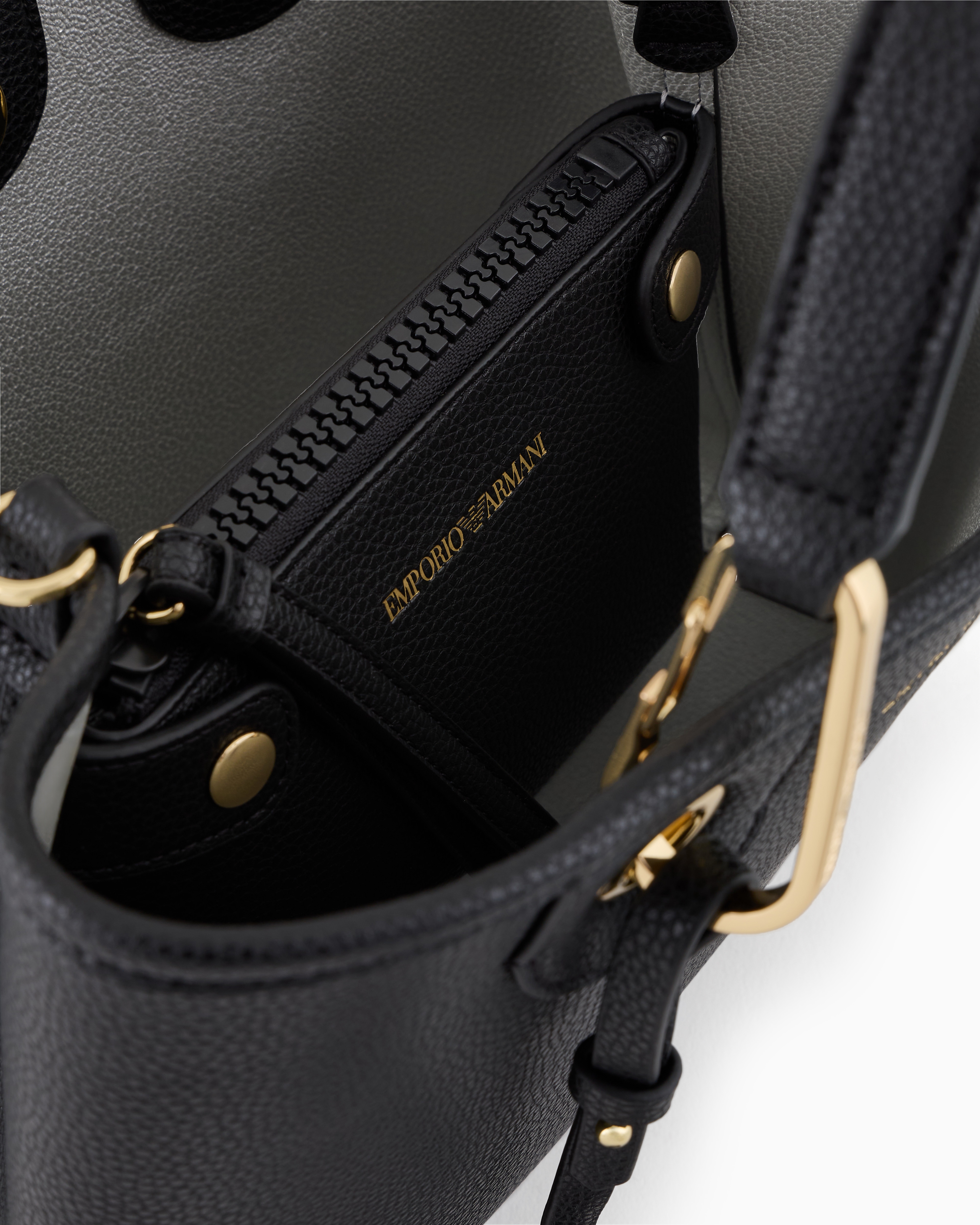 Emporio Armani Myea Shopper Bag With Deer Print In Schwarz