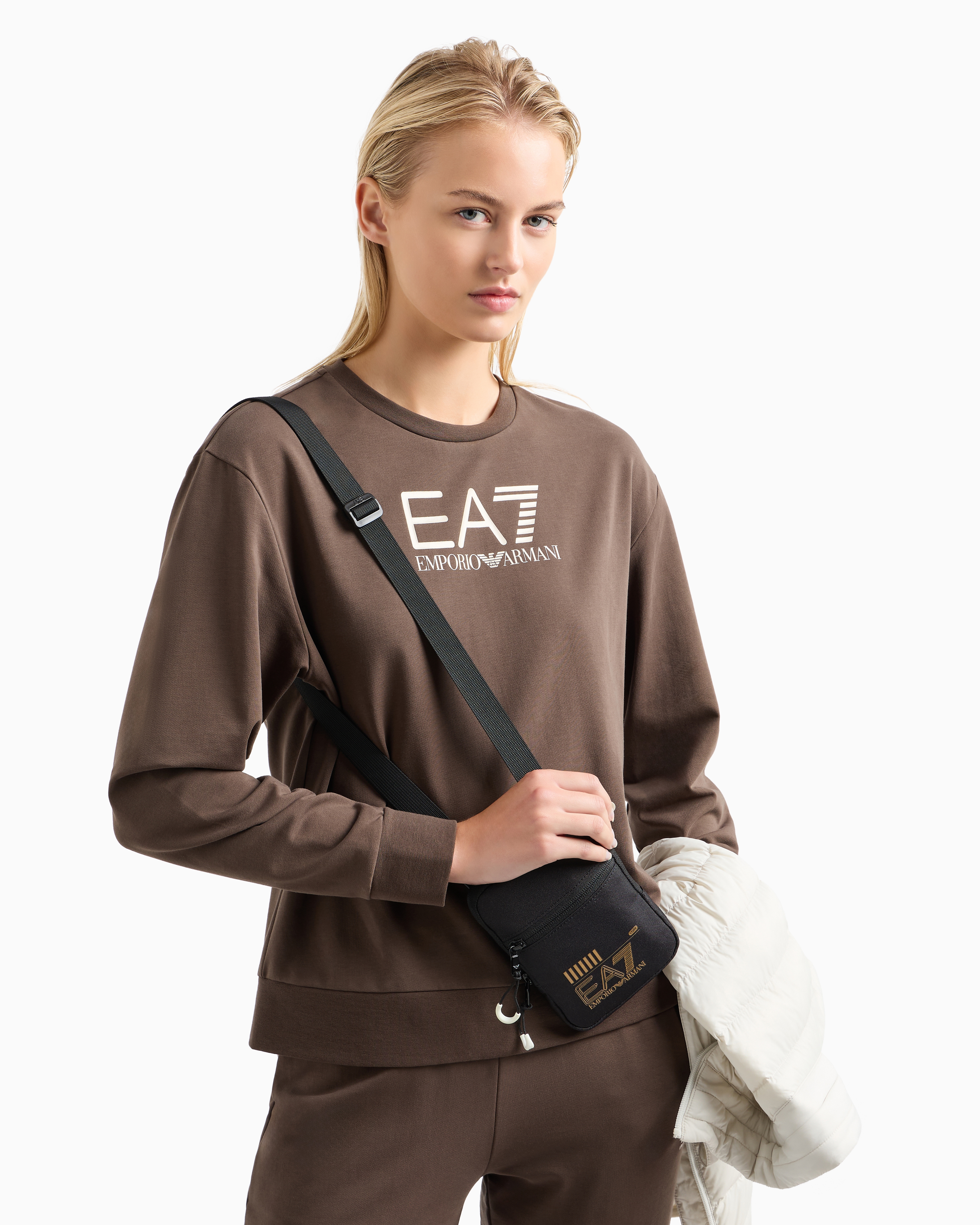 ARMANI EA7 Train Core ショルダーバッグ 245087-CC940-02021 ARMANI EA7 Train Core ショルダーバッグ 245087-CC940-02021