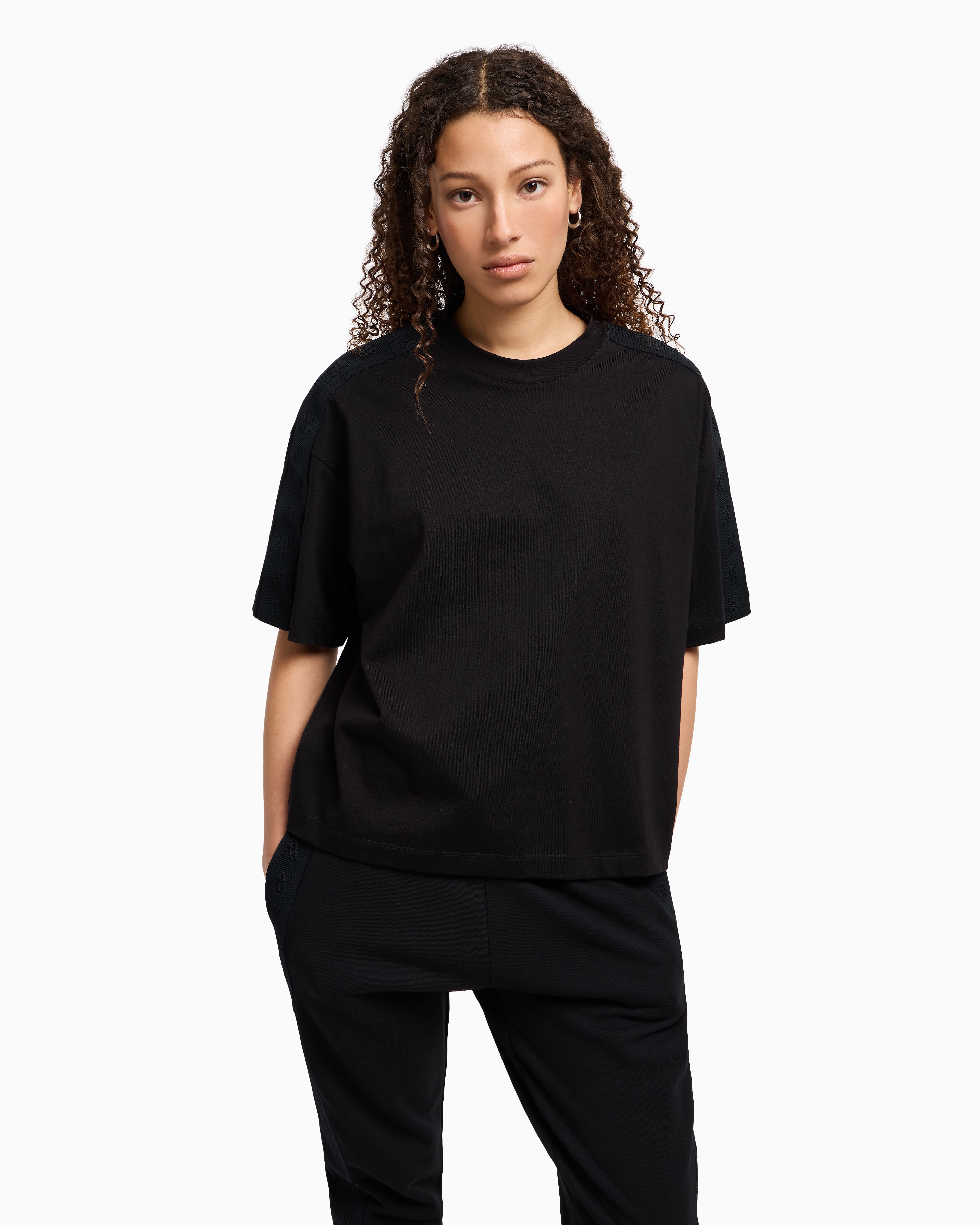 Armani Exchange Relaxed Fit T-shirts In Black