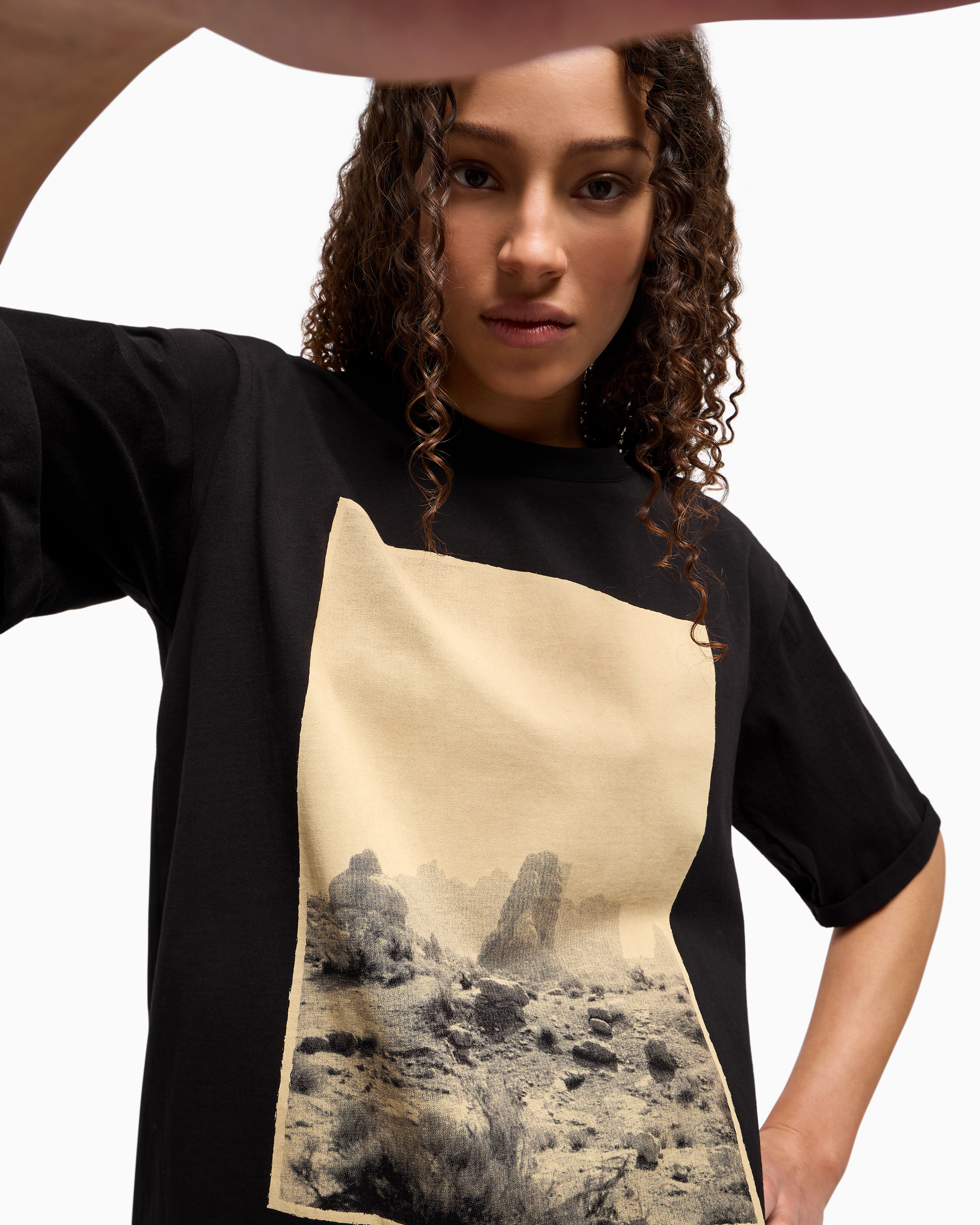 Armani Exchange Relaxed Fit T-shirts In Black