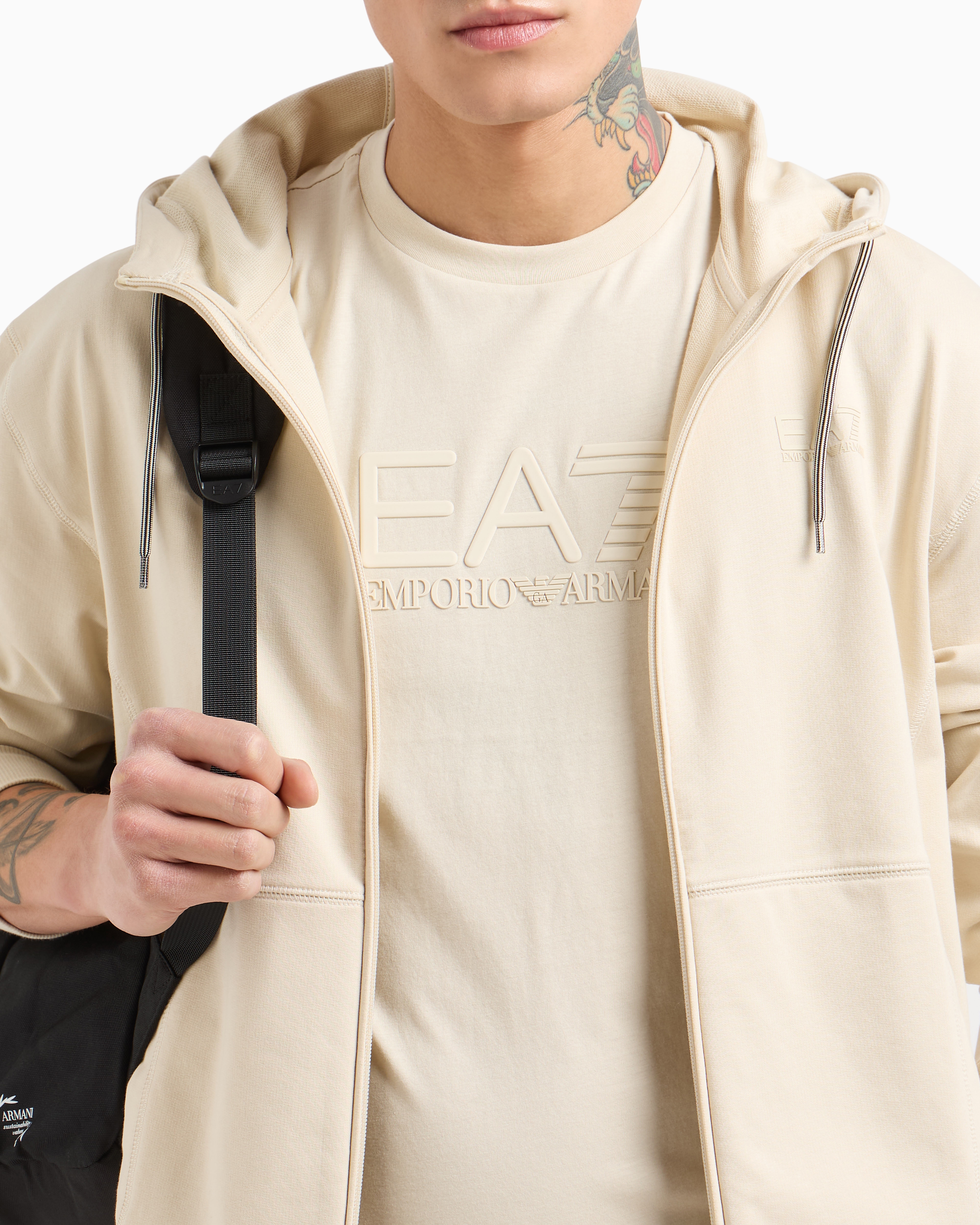 EA7 Tシャツ バックプリント 7M000302-AF12874-U1079 ベージュ EA7 Tシャツ バックプリント 7M000302-AF12874-U1079 ベージュ