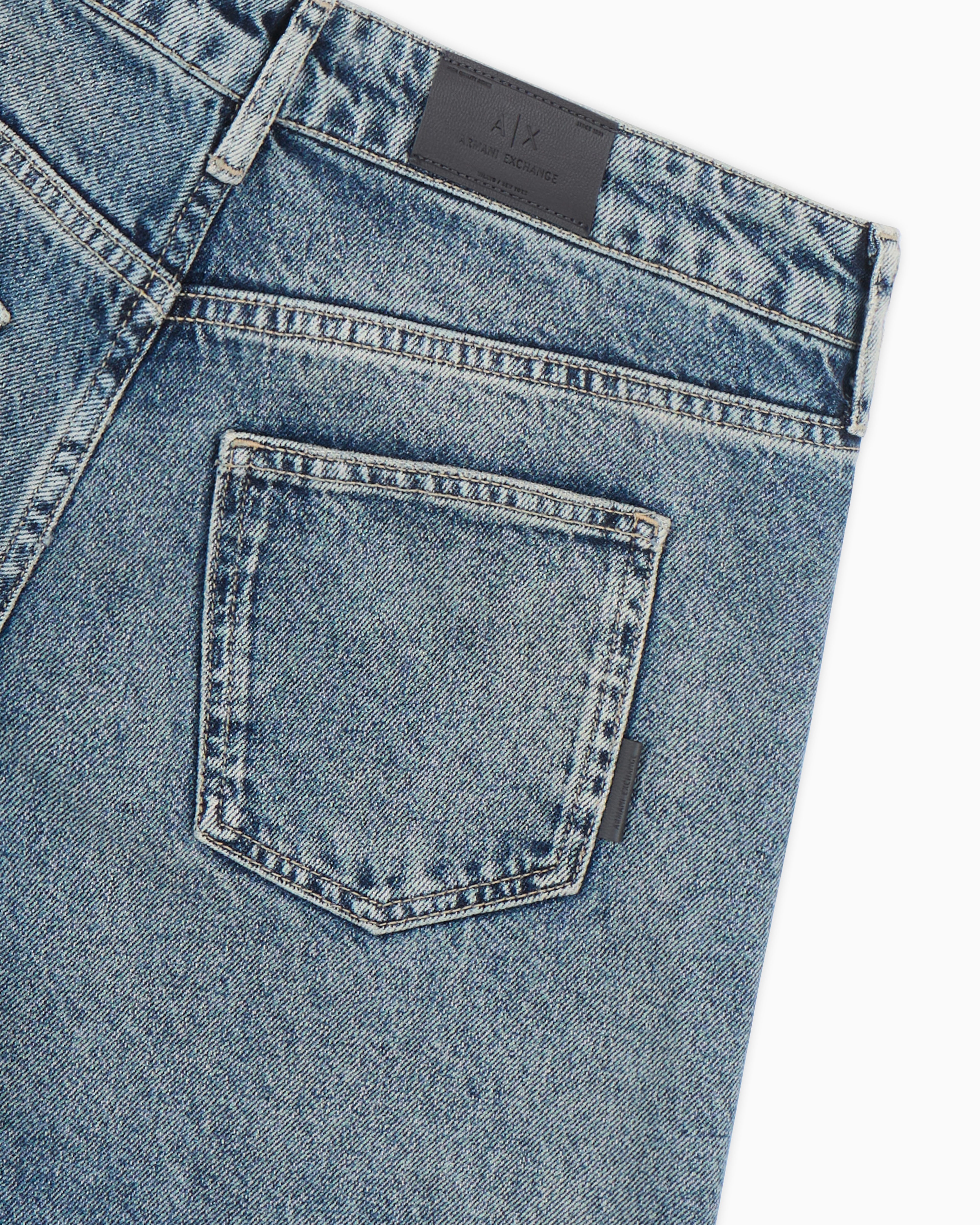 Relaxed fit jeans with slits at the bottom | Armani Exchange