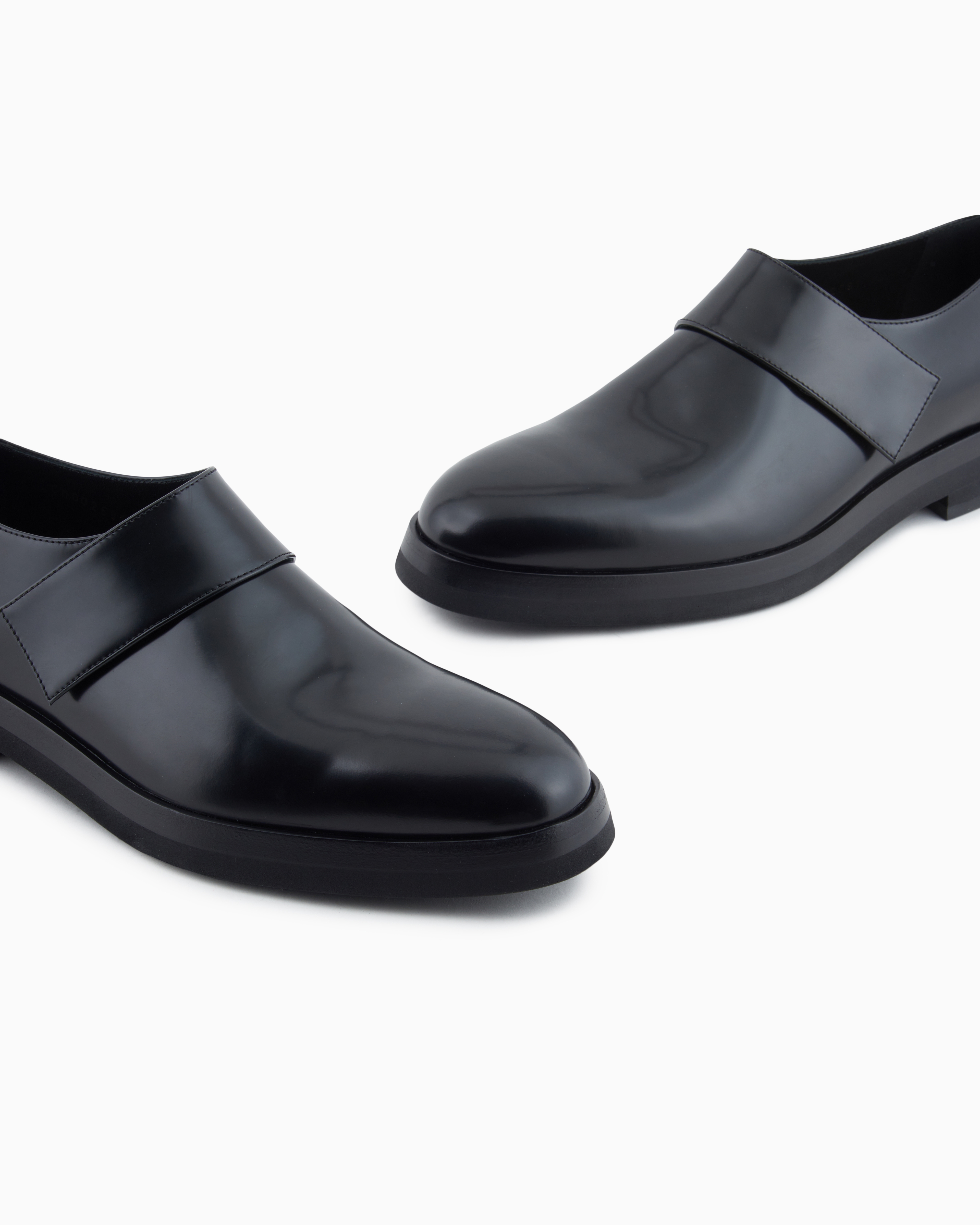 Giorgio Armani Chaussures À Boucle In Black