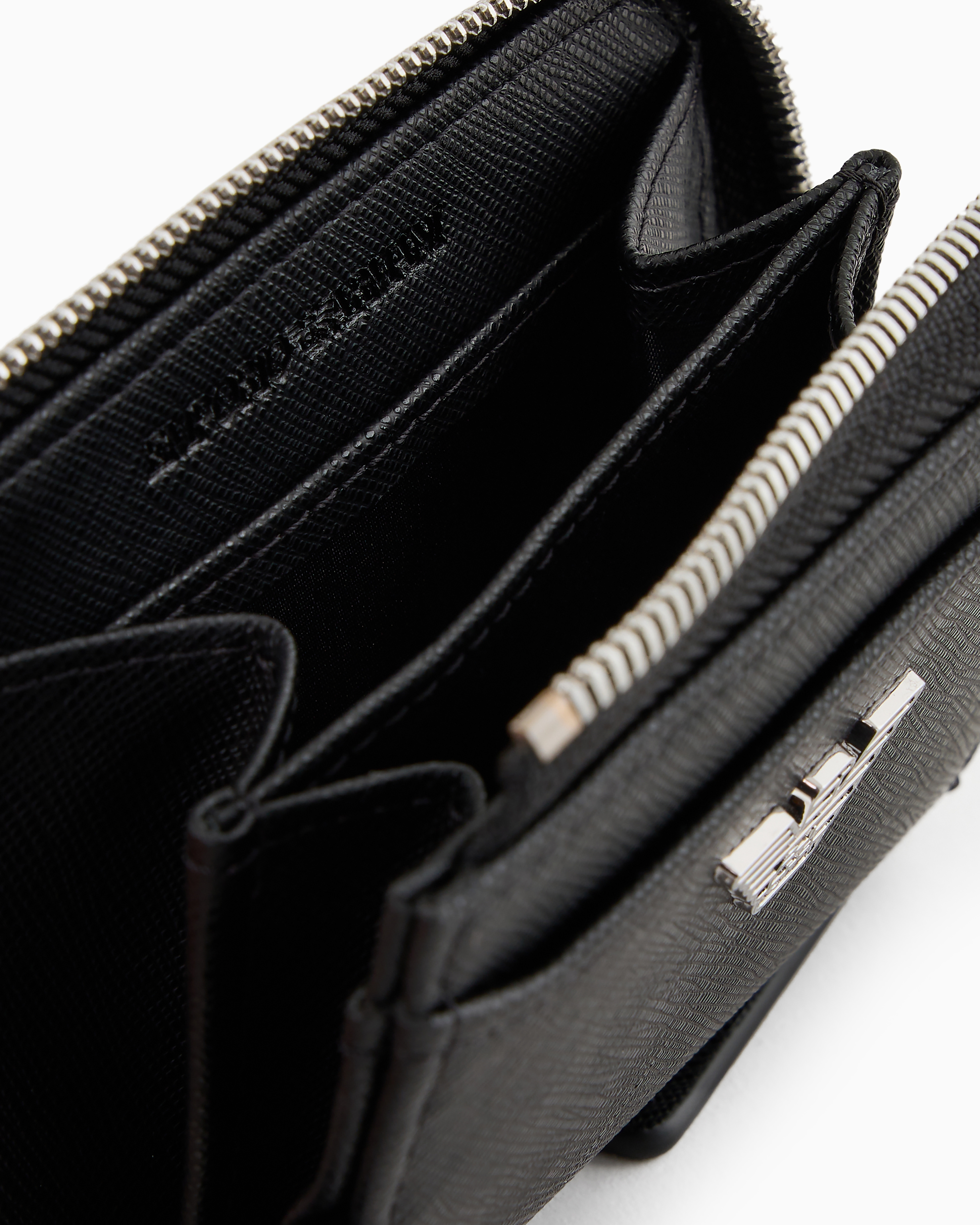 [EMPORIO ARMANI UW] ミニイーグルクラシックロゴバンドブリーフ BOXロゴバックル ミニハンドバッグ | Armani Exchange