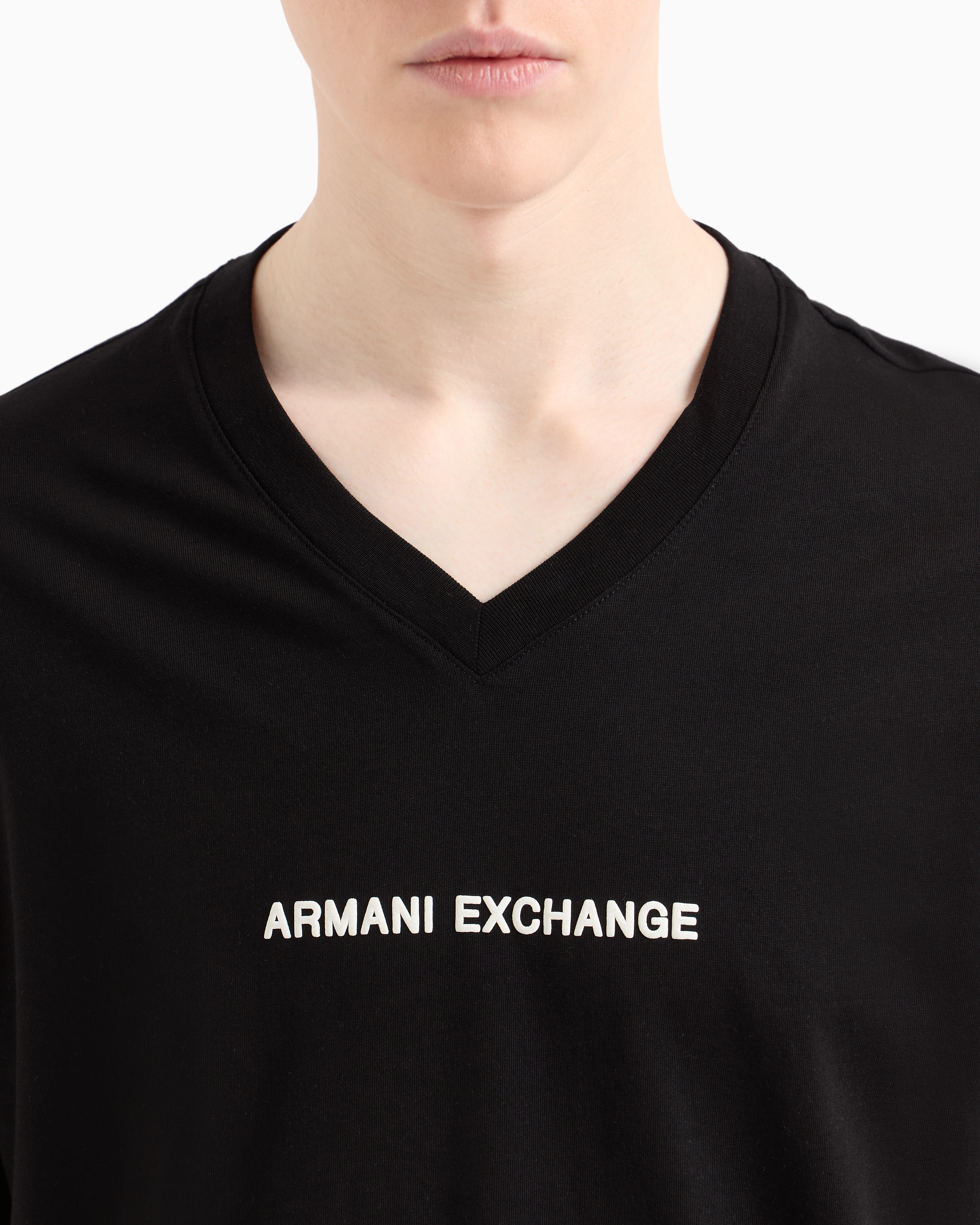 Regular fit T-shirt with V-neck