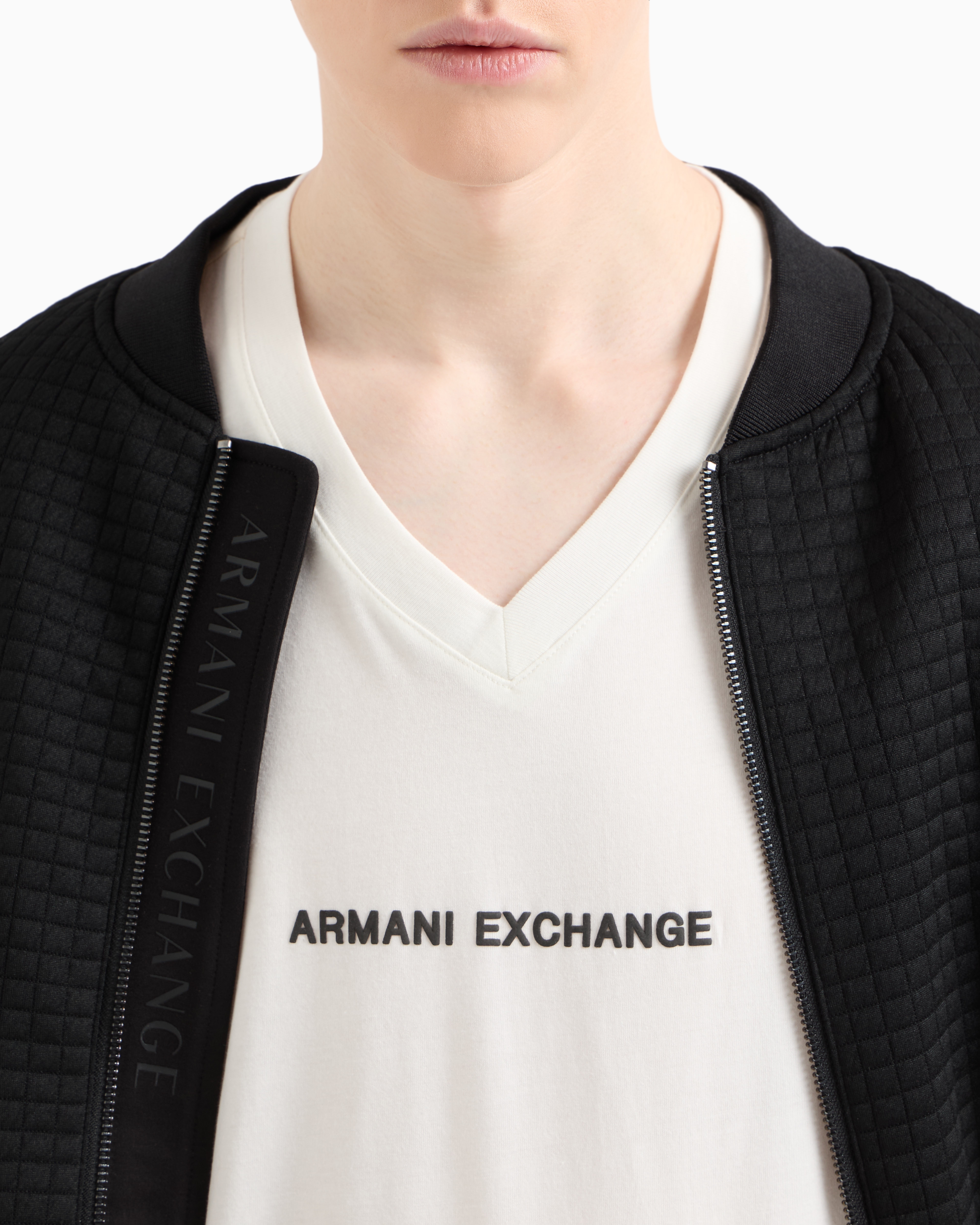 Regular fit T-shirt with V-neck