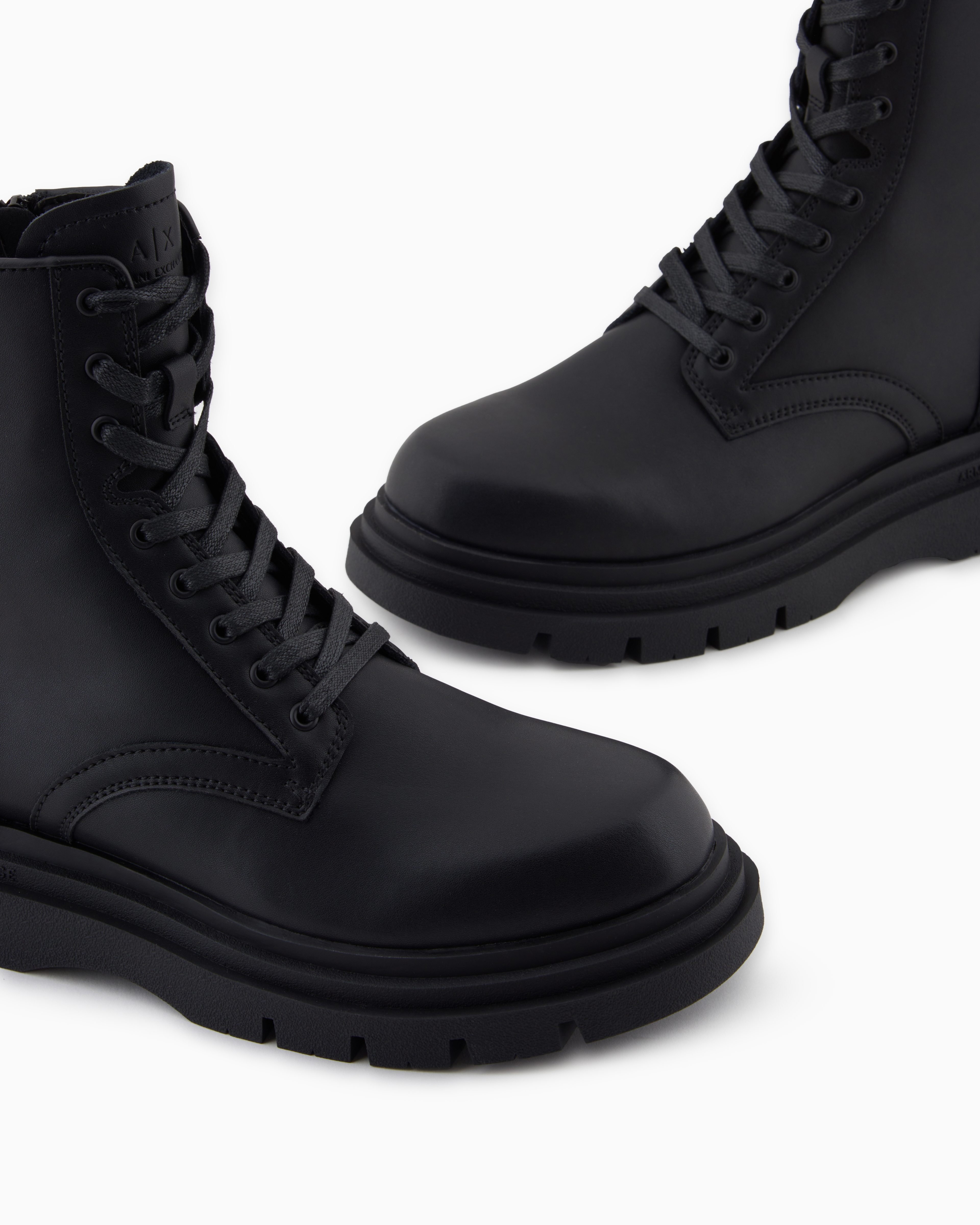 Leather amphibians