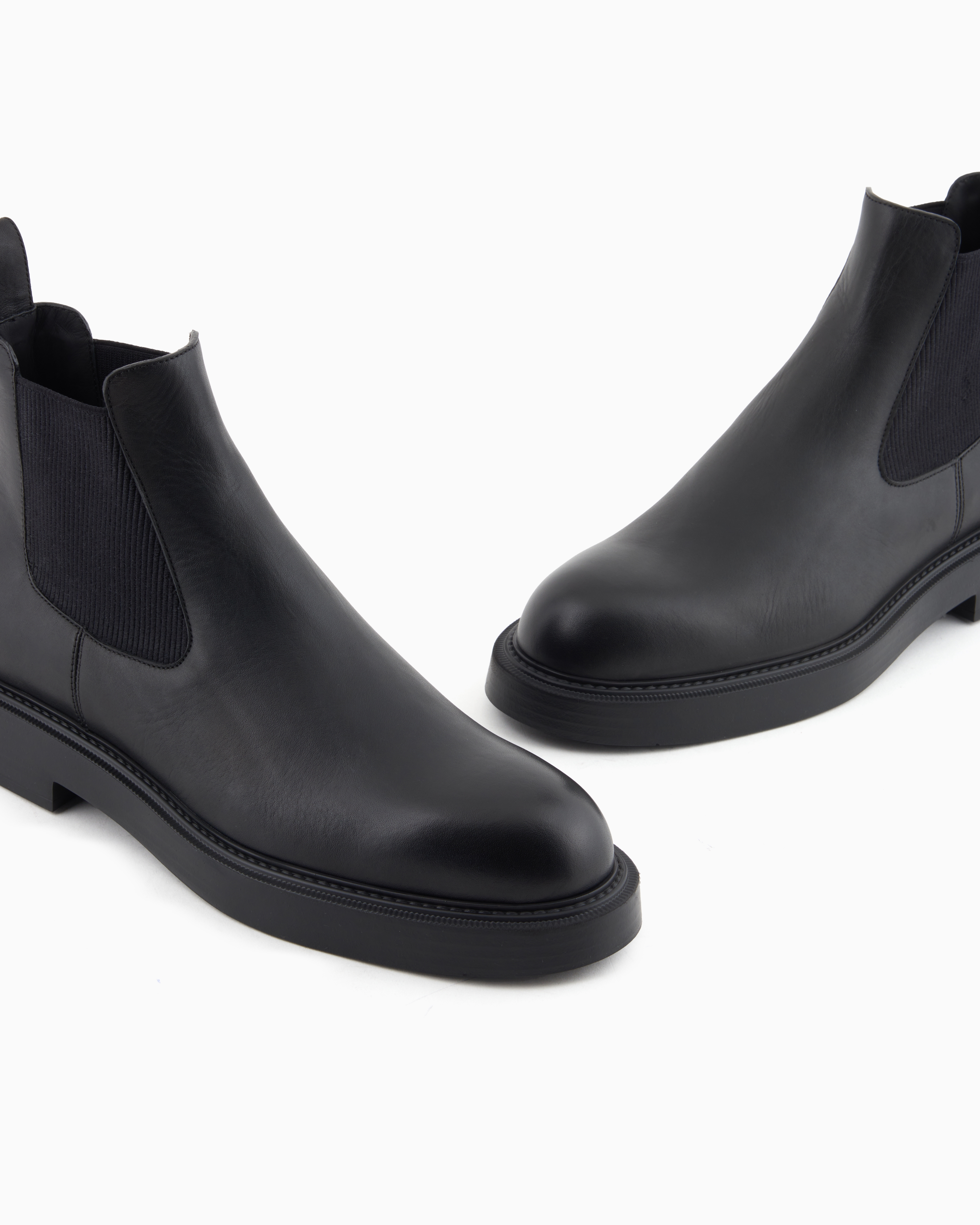 新しいEmporio Armani のショートブーツ X4Z133_XR192_U223_F_FW2024.jpg