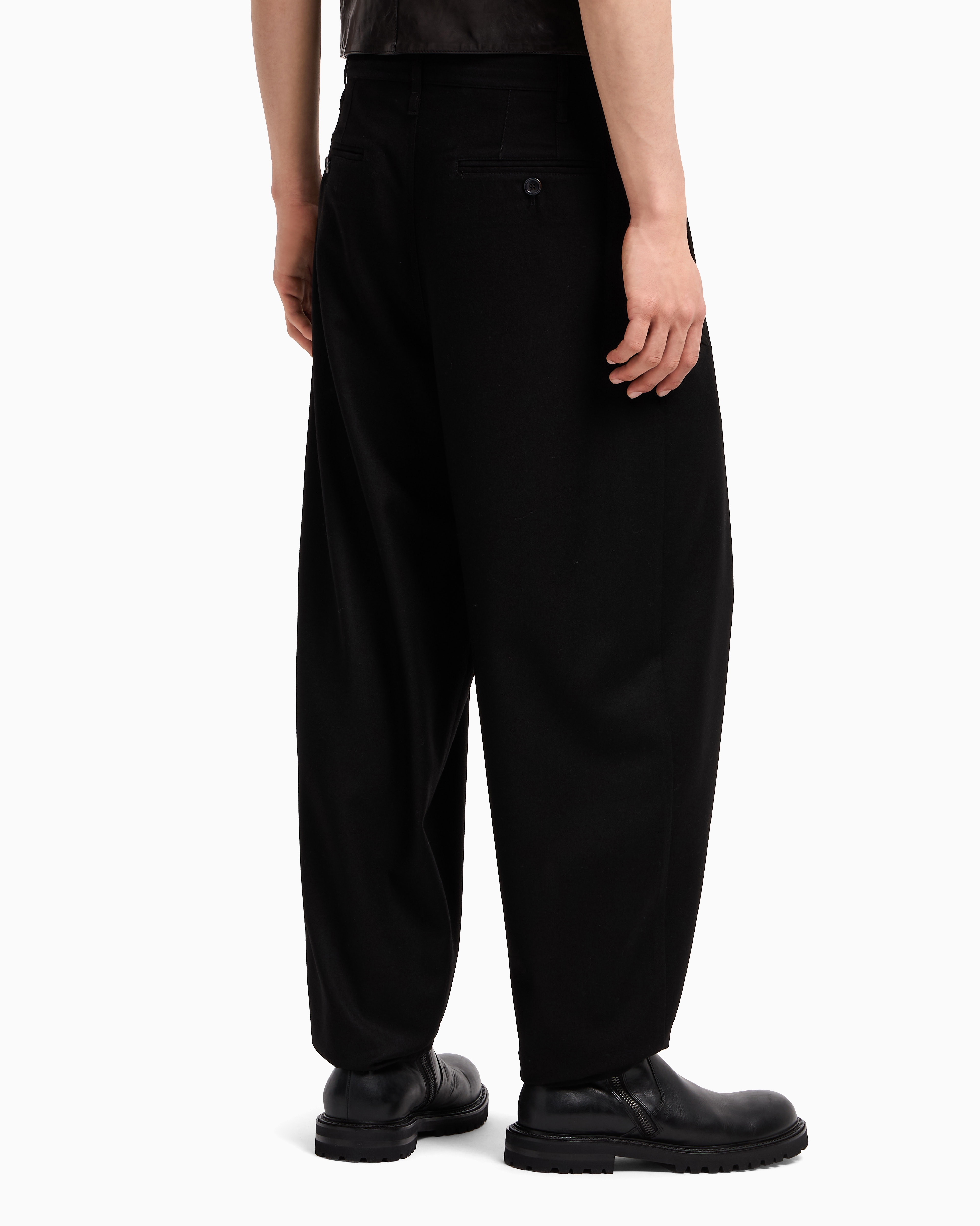 Giorgio Armani Single-pleat Lightweight Wool Cloth Trousers In Black