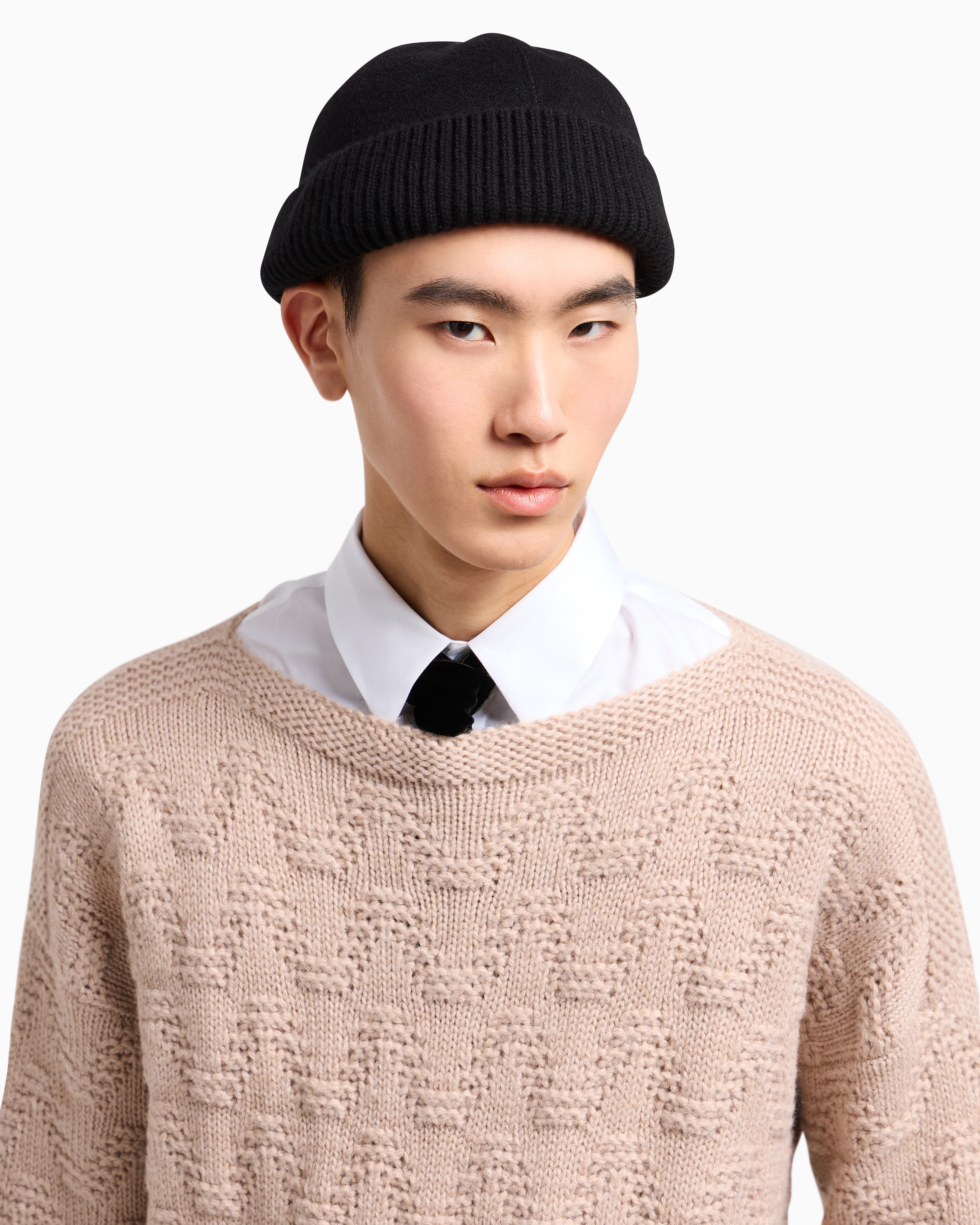 Giorgio Armani Bonnet À Revers En Laine Et Cachemire In Black