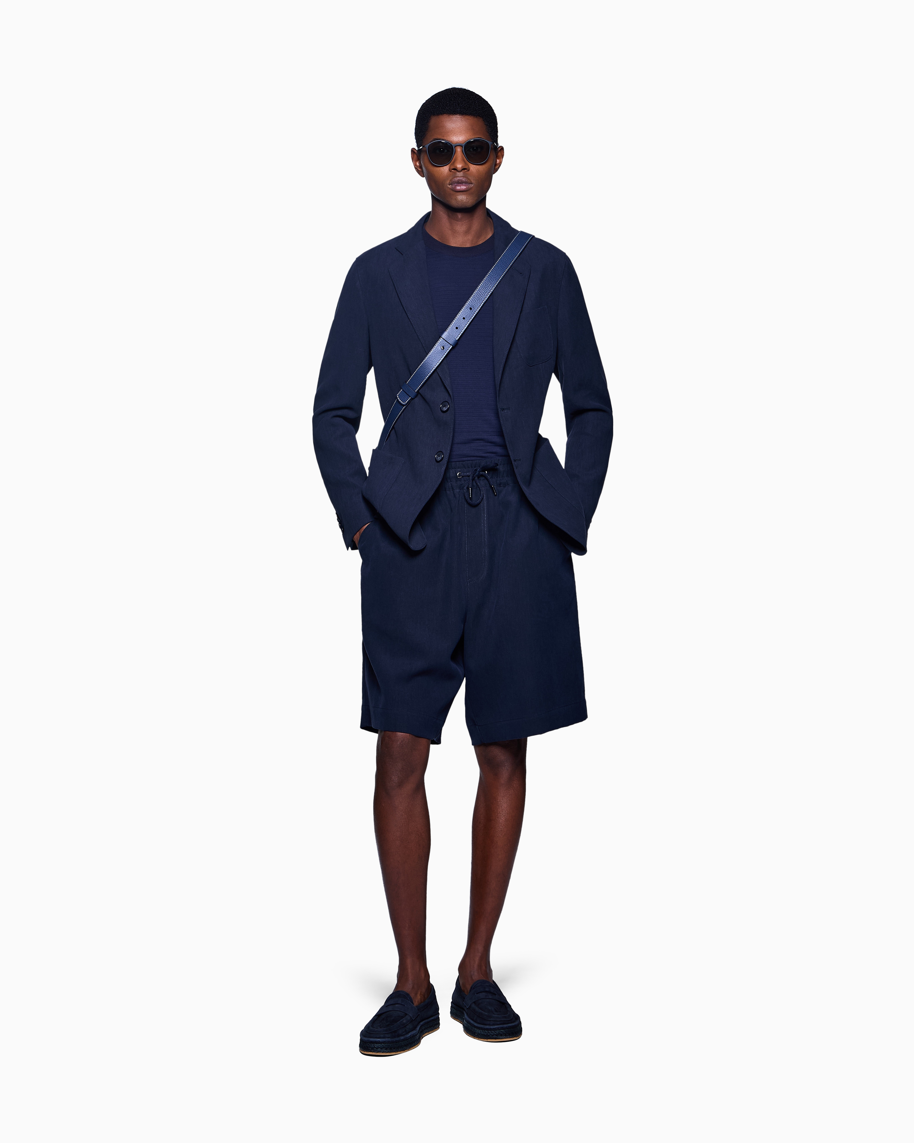 Giorgio Armani クルーネックロングスリーブTシャツ黒 Giorgio Armani クルーネックロングスリーブTシャツ黒