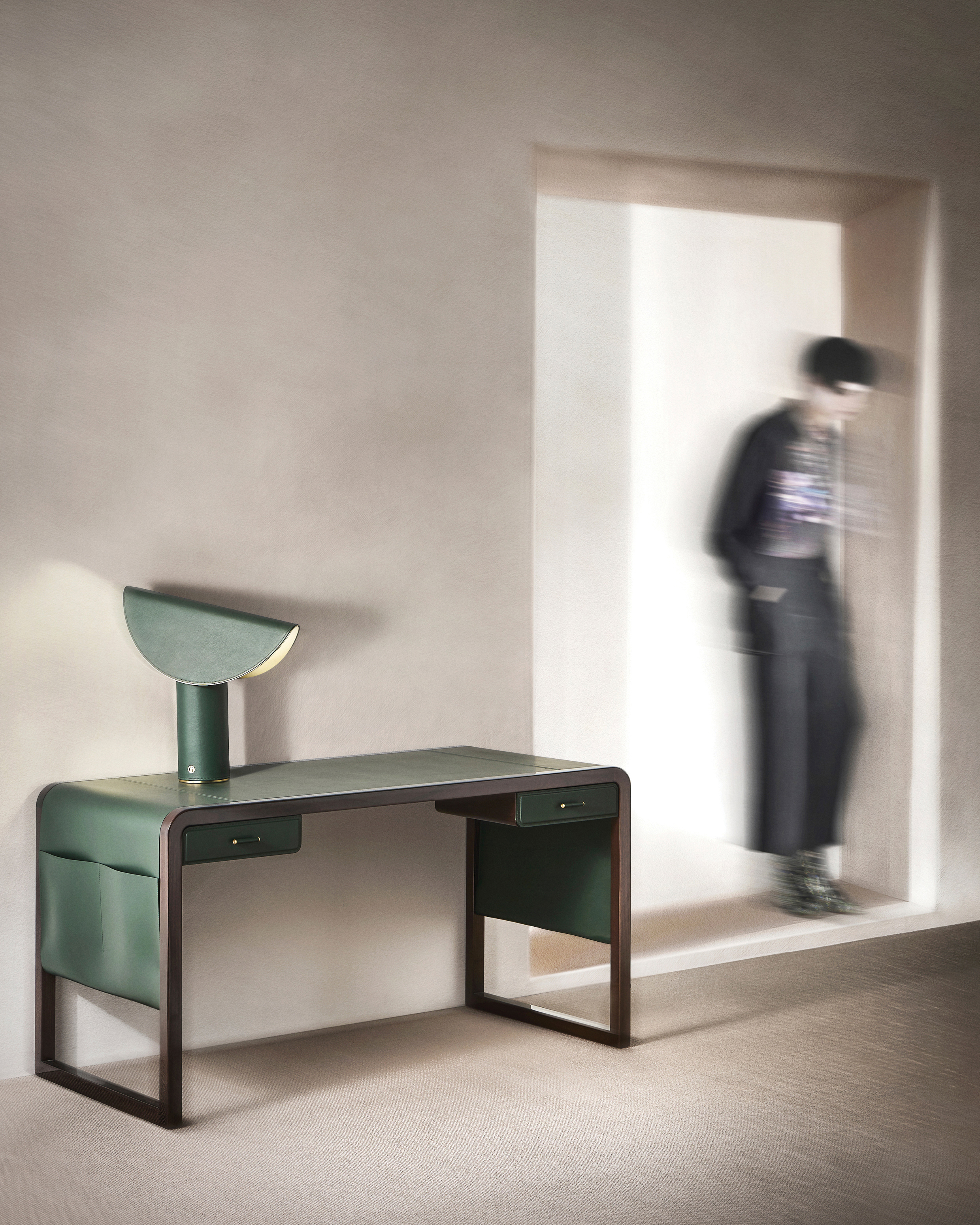 ARMANI CASA】アルマーニ カーザ サイドテーブル ベンチ 革張り