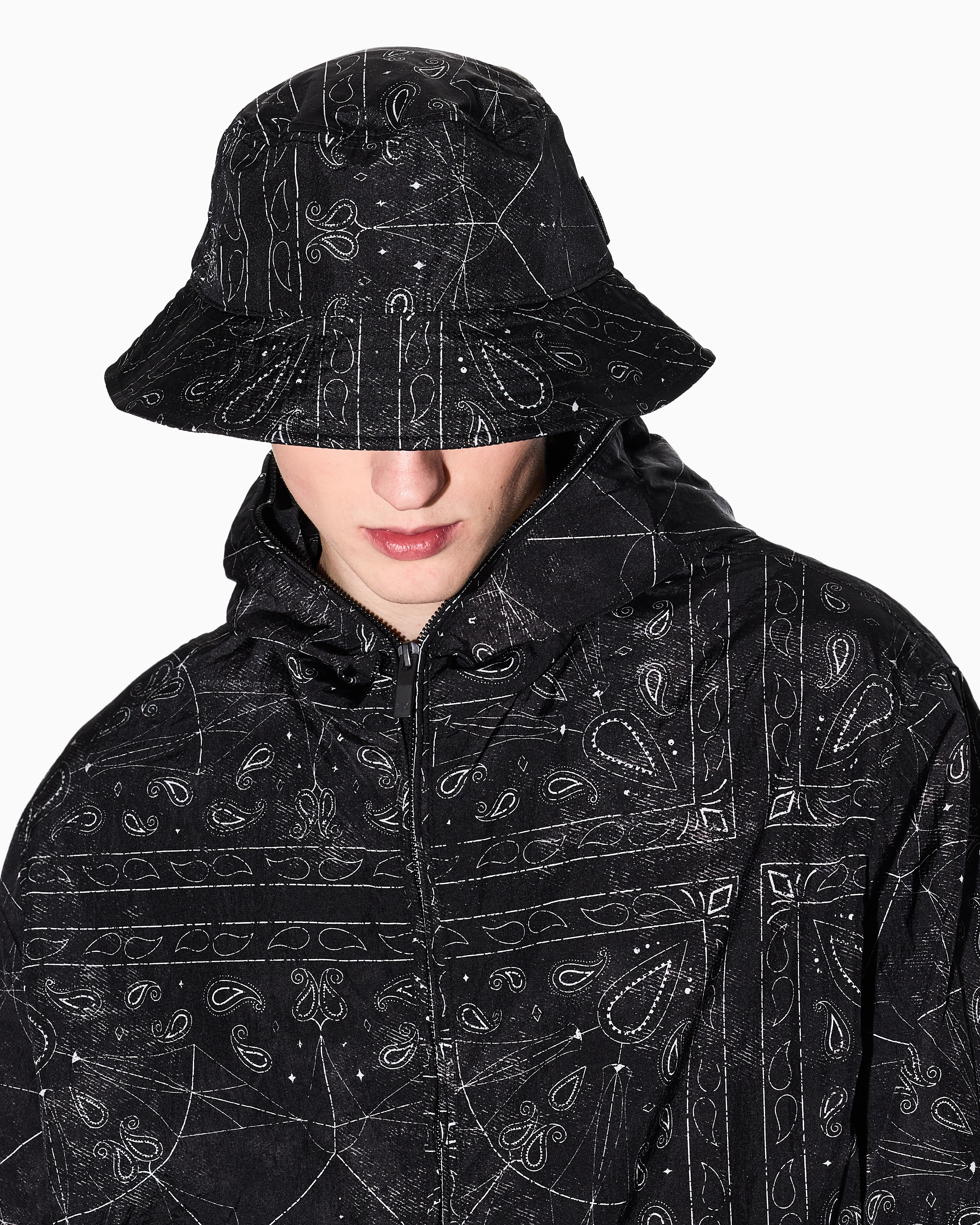 Armani Exchange Bucket Hat With Logo In Black
