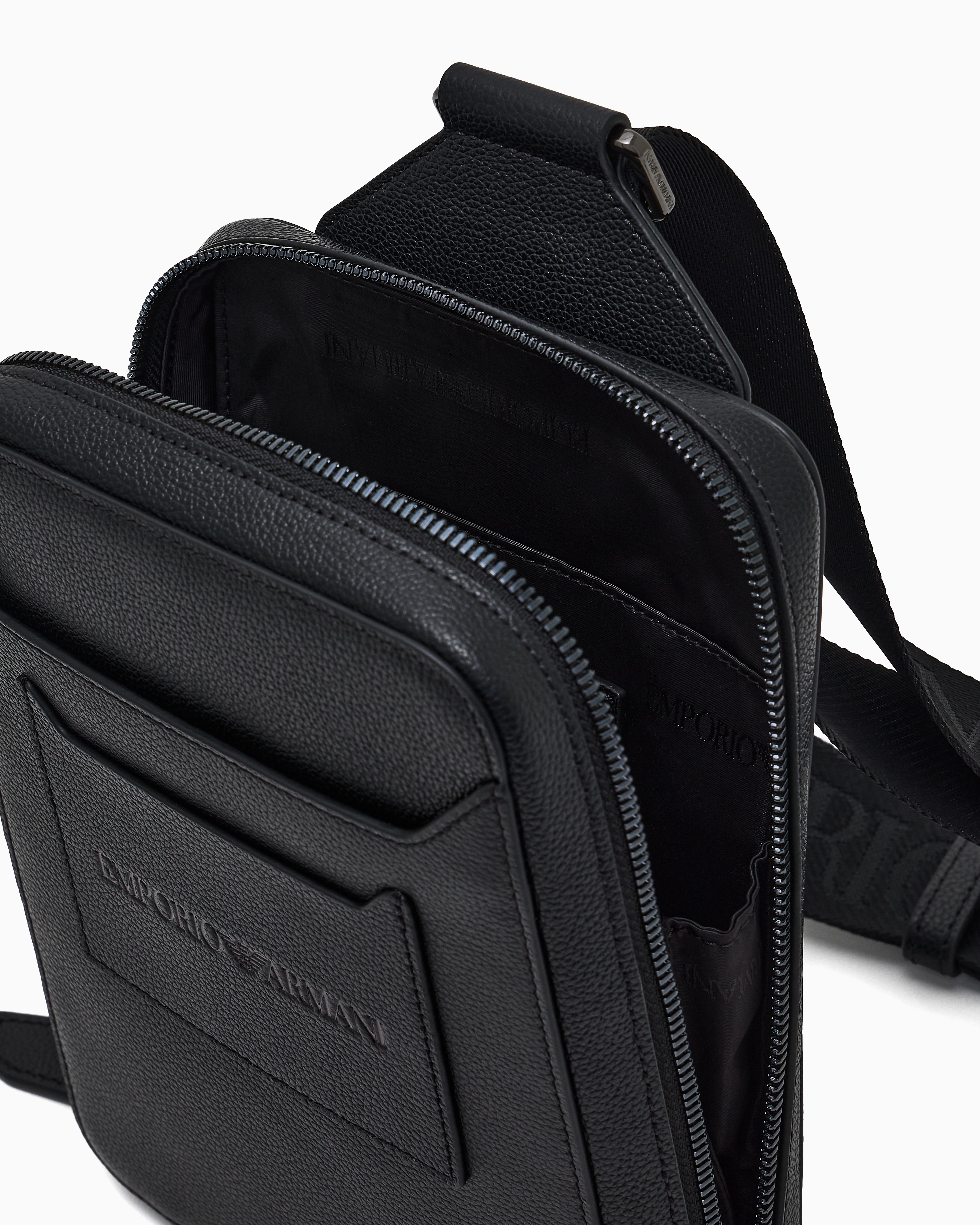 ARMANIバック undefined