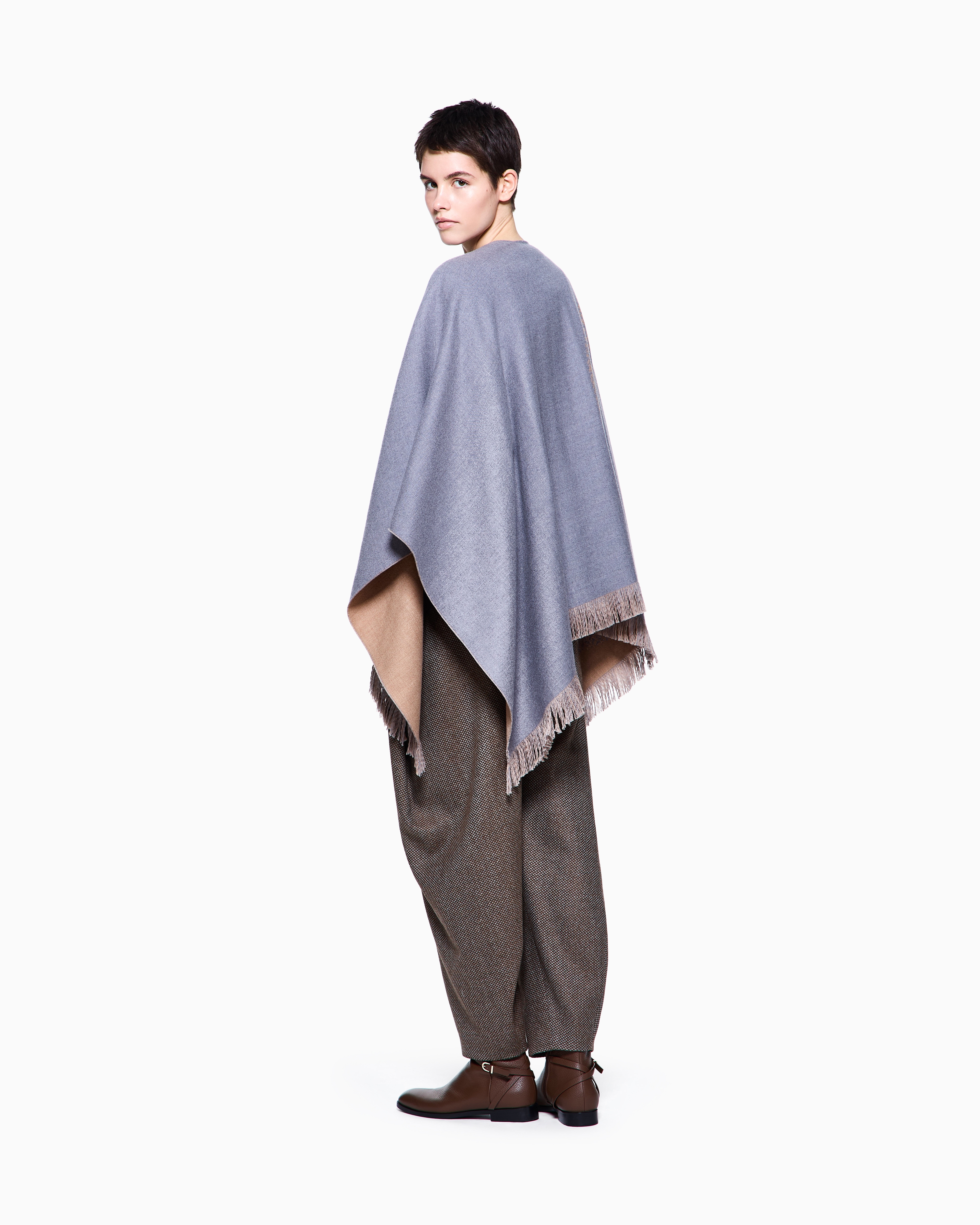 Giorgio Armani Cape En Laine Avec Logo Ga