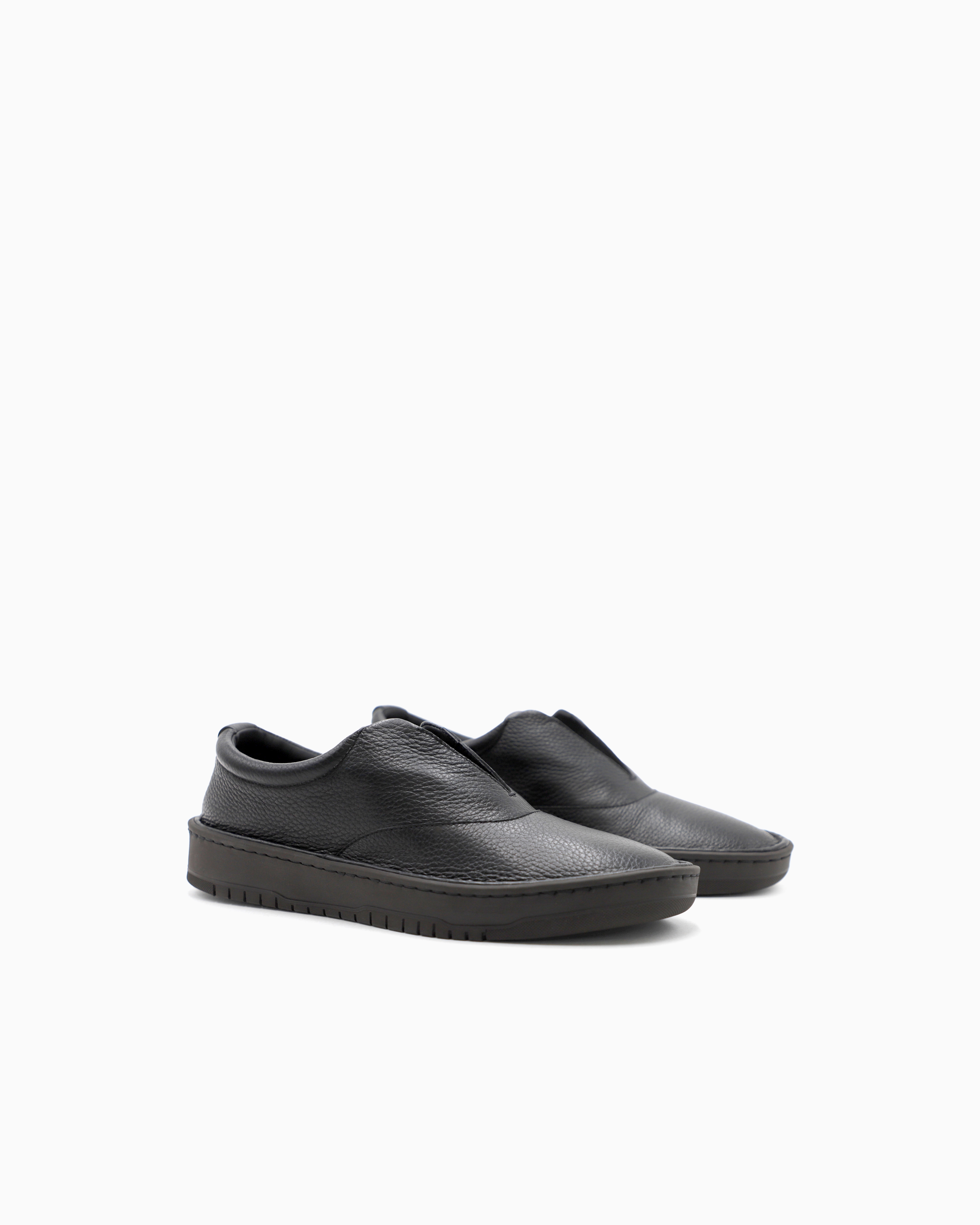 Giorgio Armani Chaussures À Enfiler En Cuir De Cerf In Black