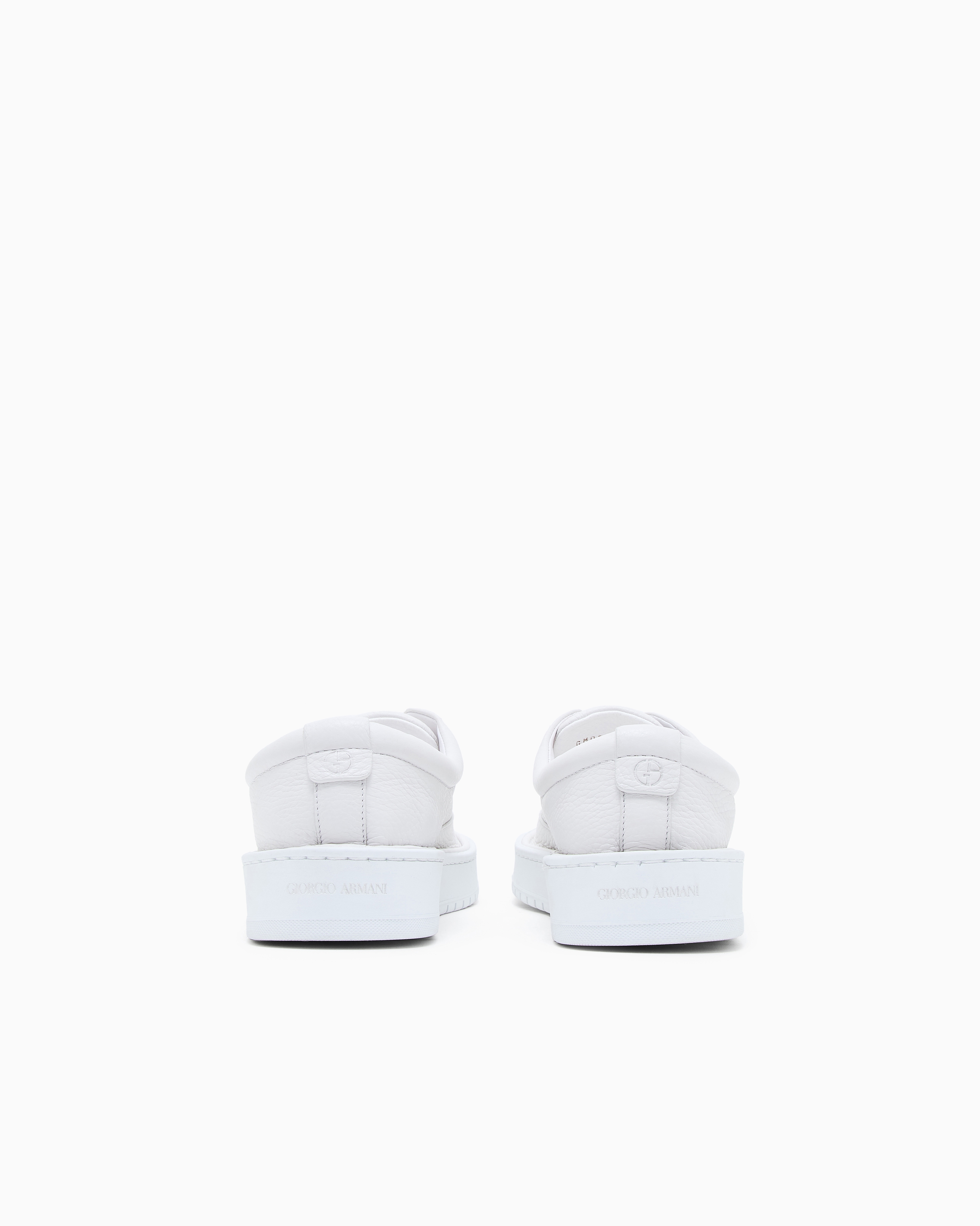 Giorgio Armani Chaussures À Enfiler En Cuir De Cerf In White
