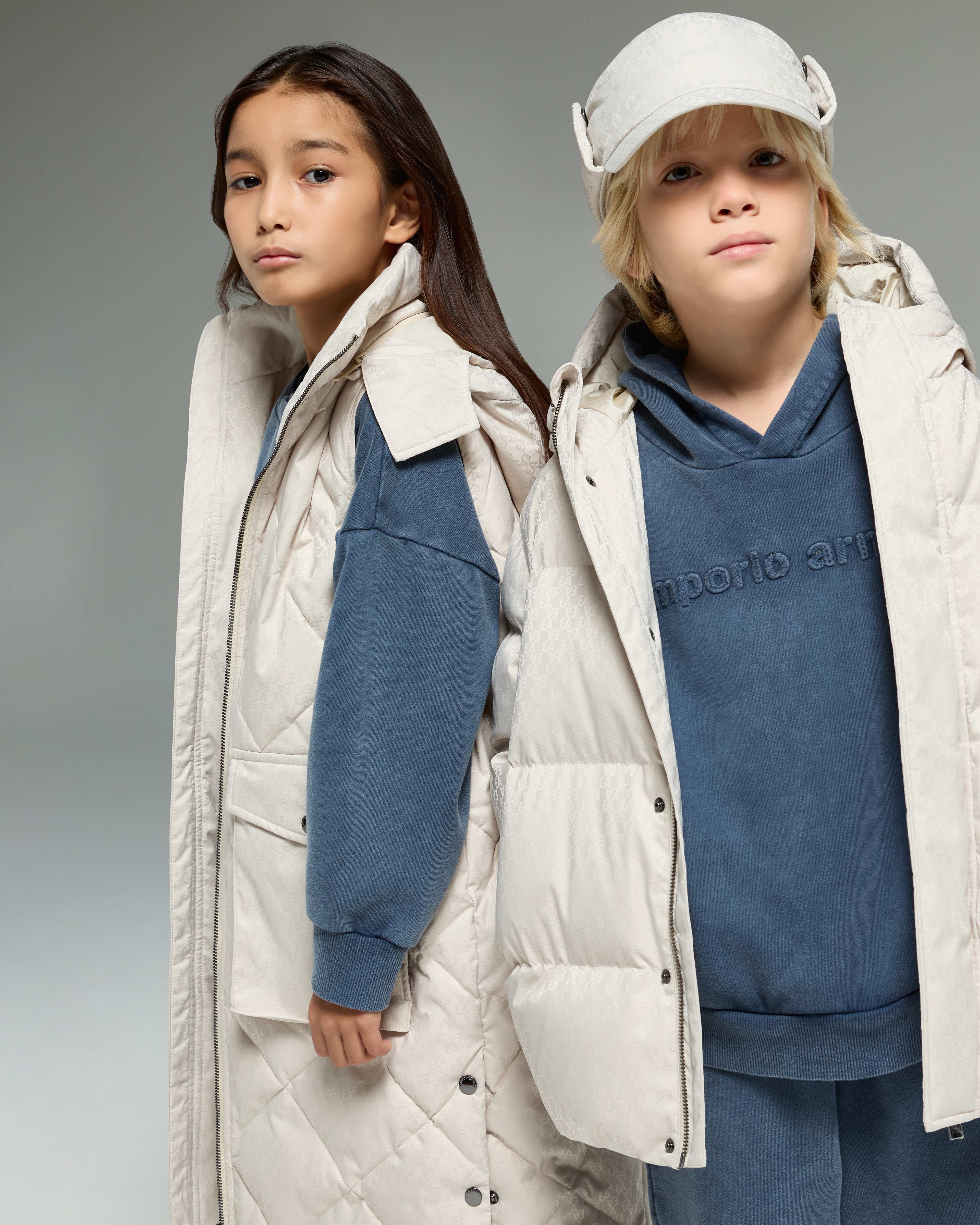 Giorgio Armani フード付きジャケット アイボリー Giorgio Armani フード付きジャケット アイボリー
