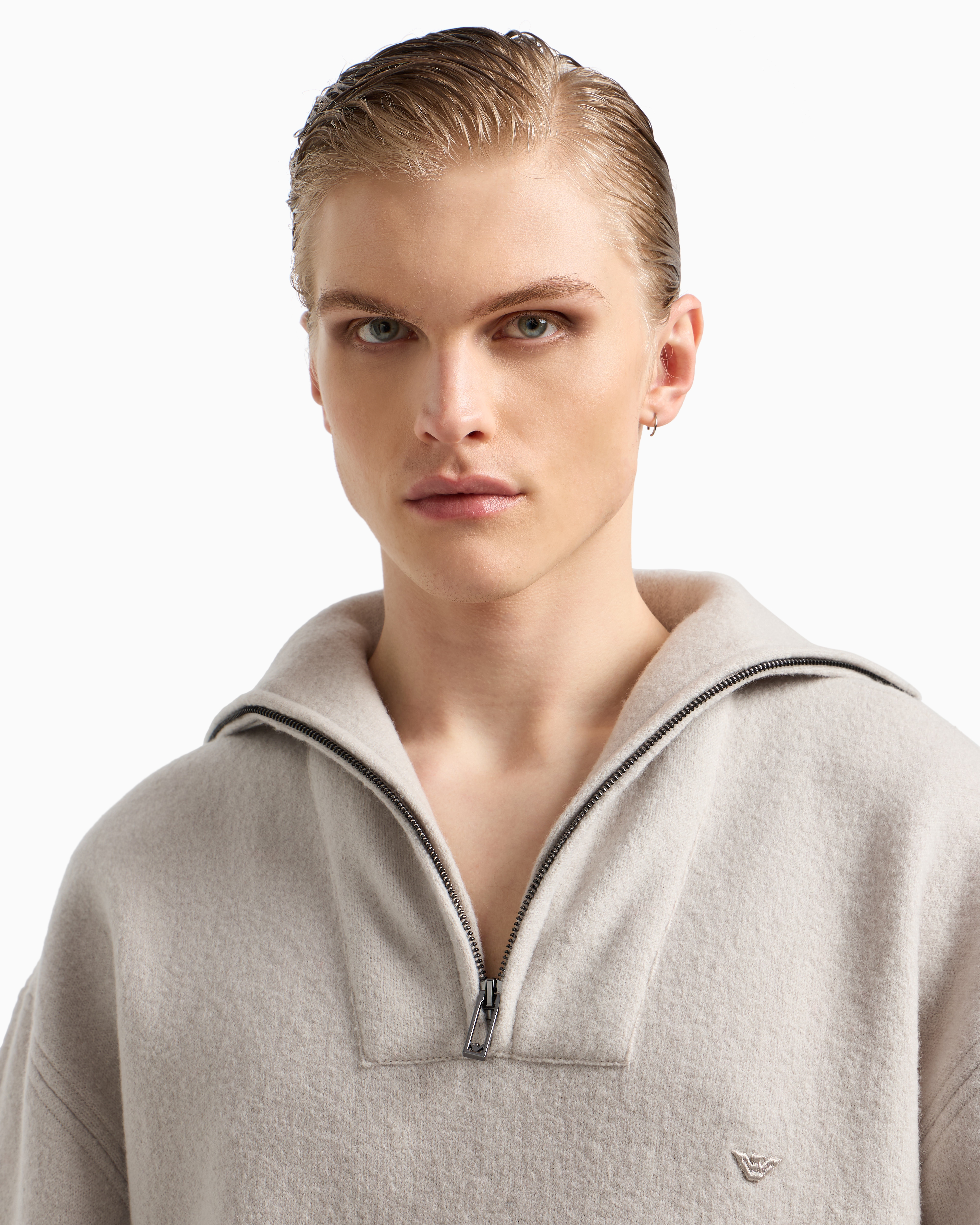 【関税込み】Giorgio Armani ベージュ ジップセーター Giorgio Armaniのベージュ ジップセーターがセール中
