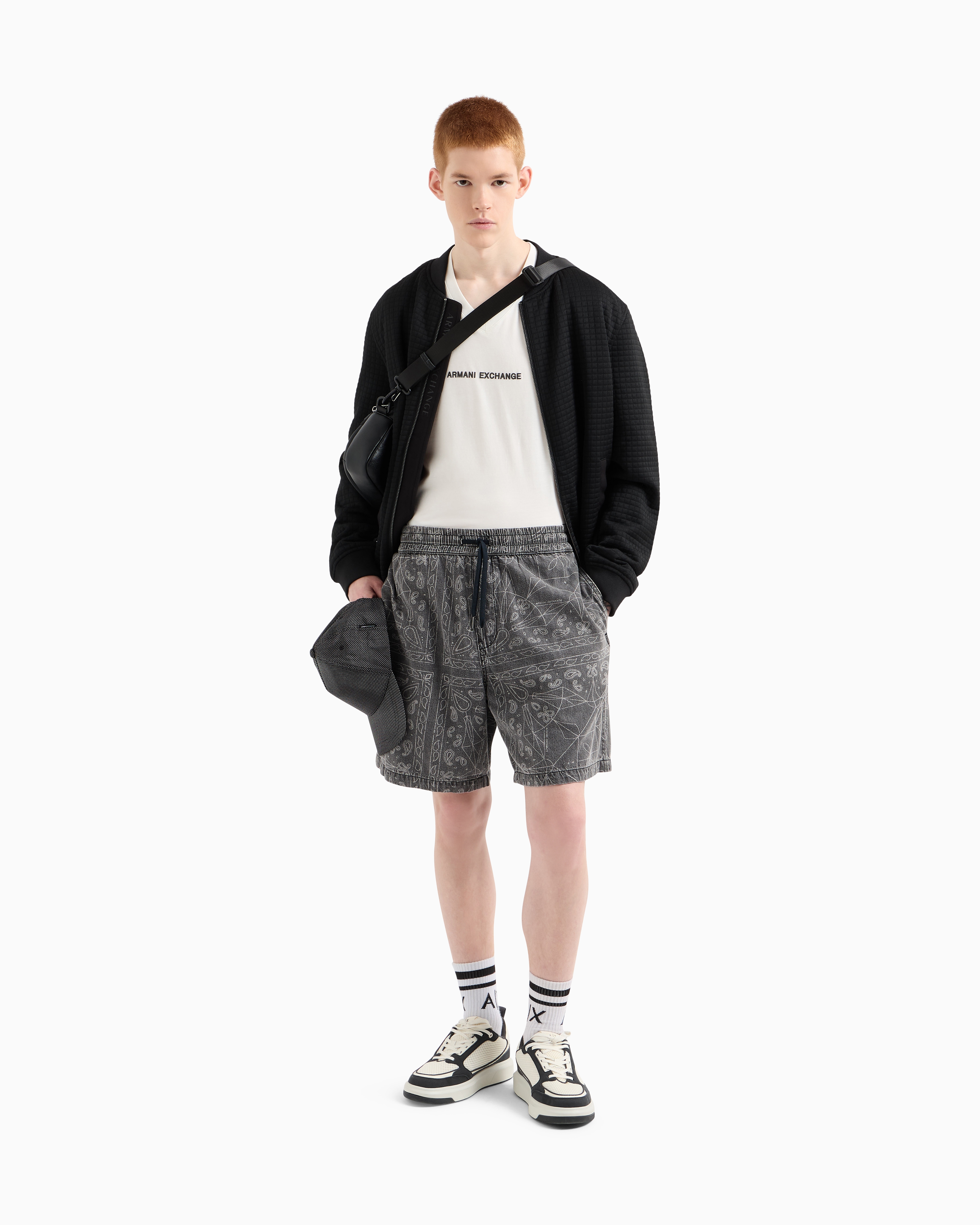 Regular fit T-shirt with V-neck