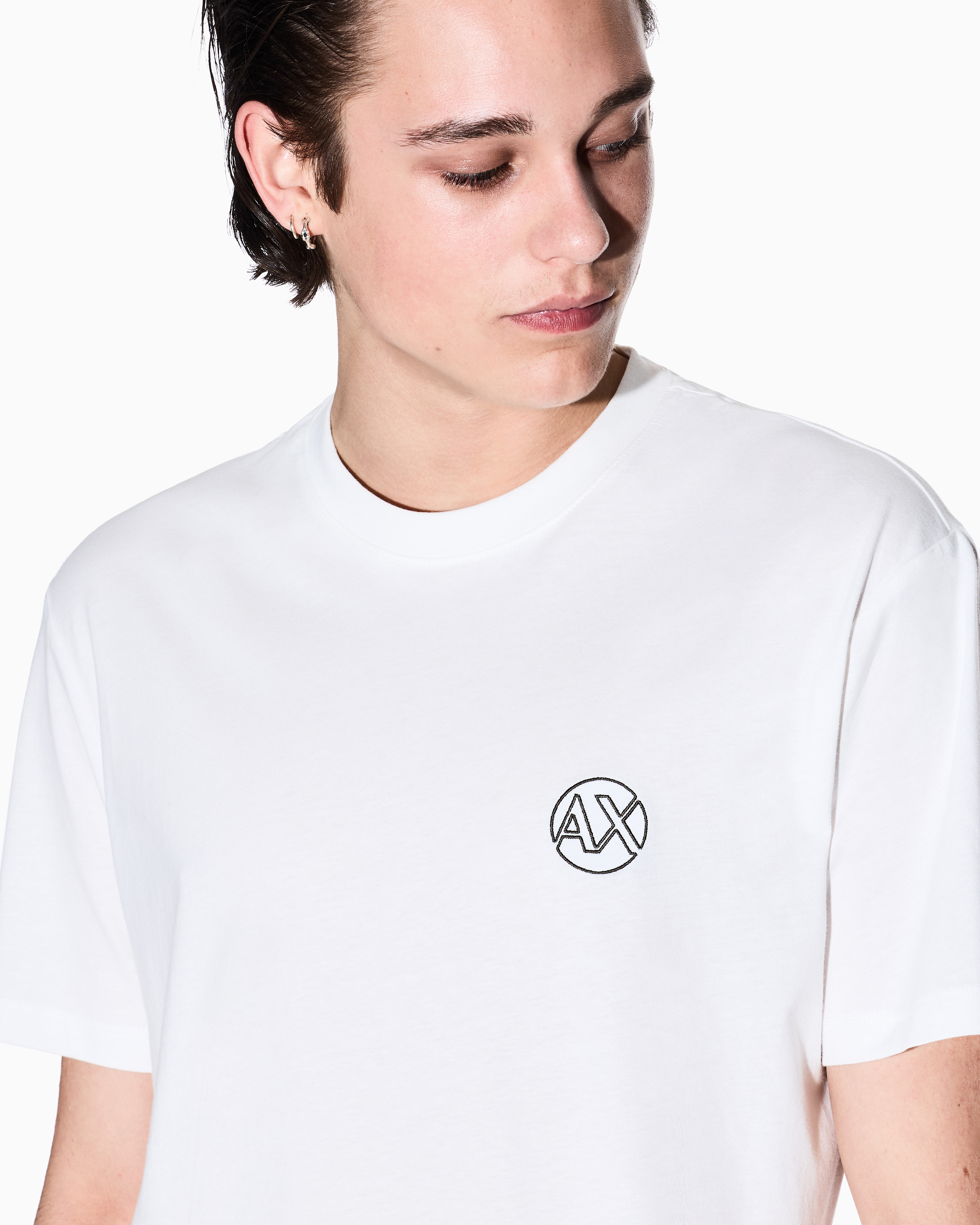 Tシャツ・カットソー ARMANI EXCHANGE Men T-shirt White XM000270AF12112 U0009 Regular fit T-shirt with logo and patch on the chest