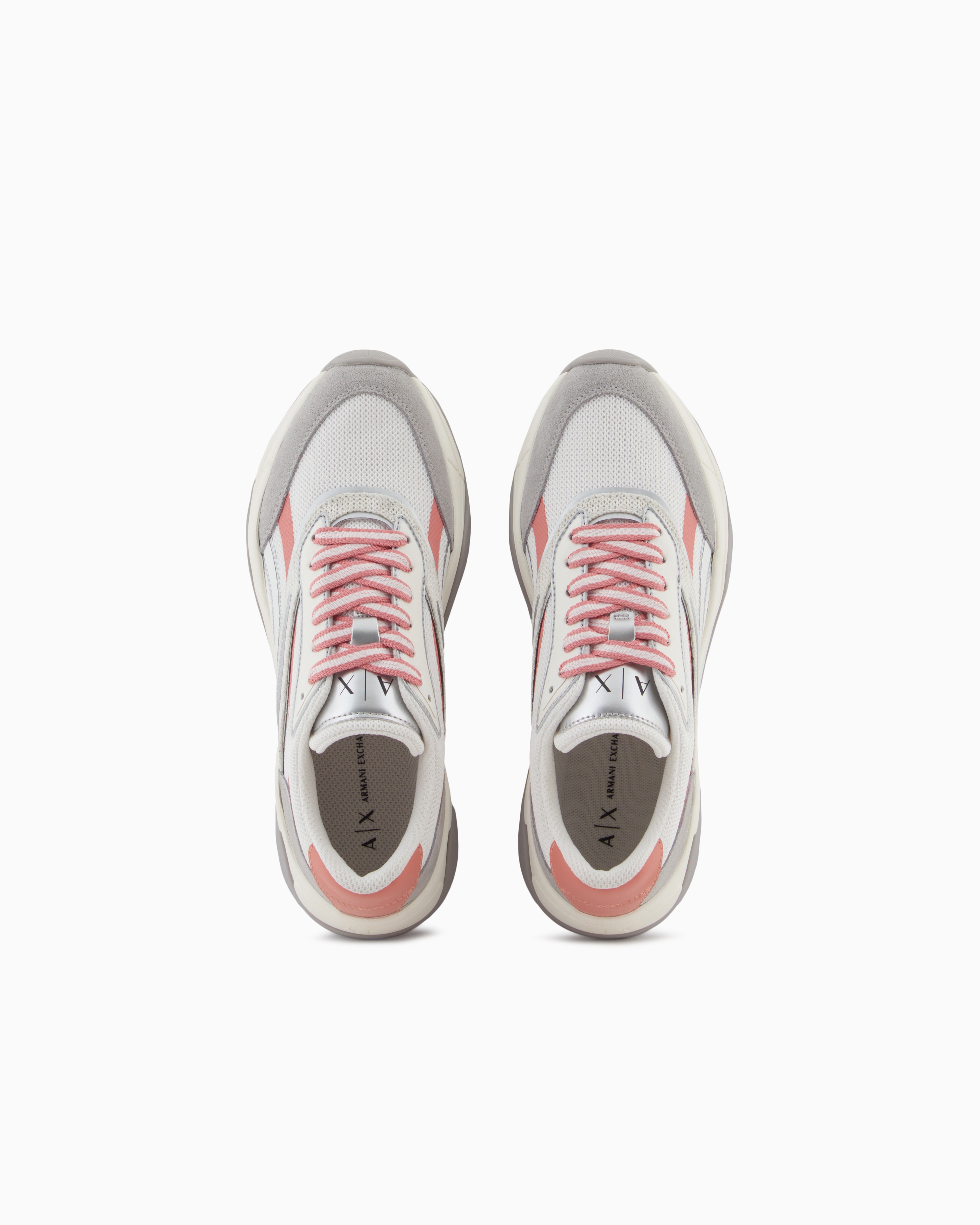 Leather sneakers with contrasting inserts