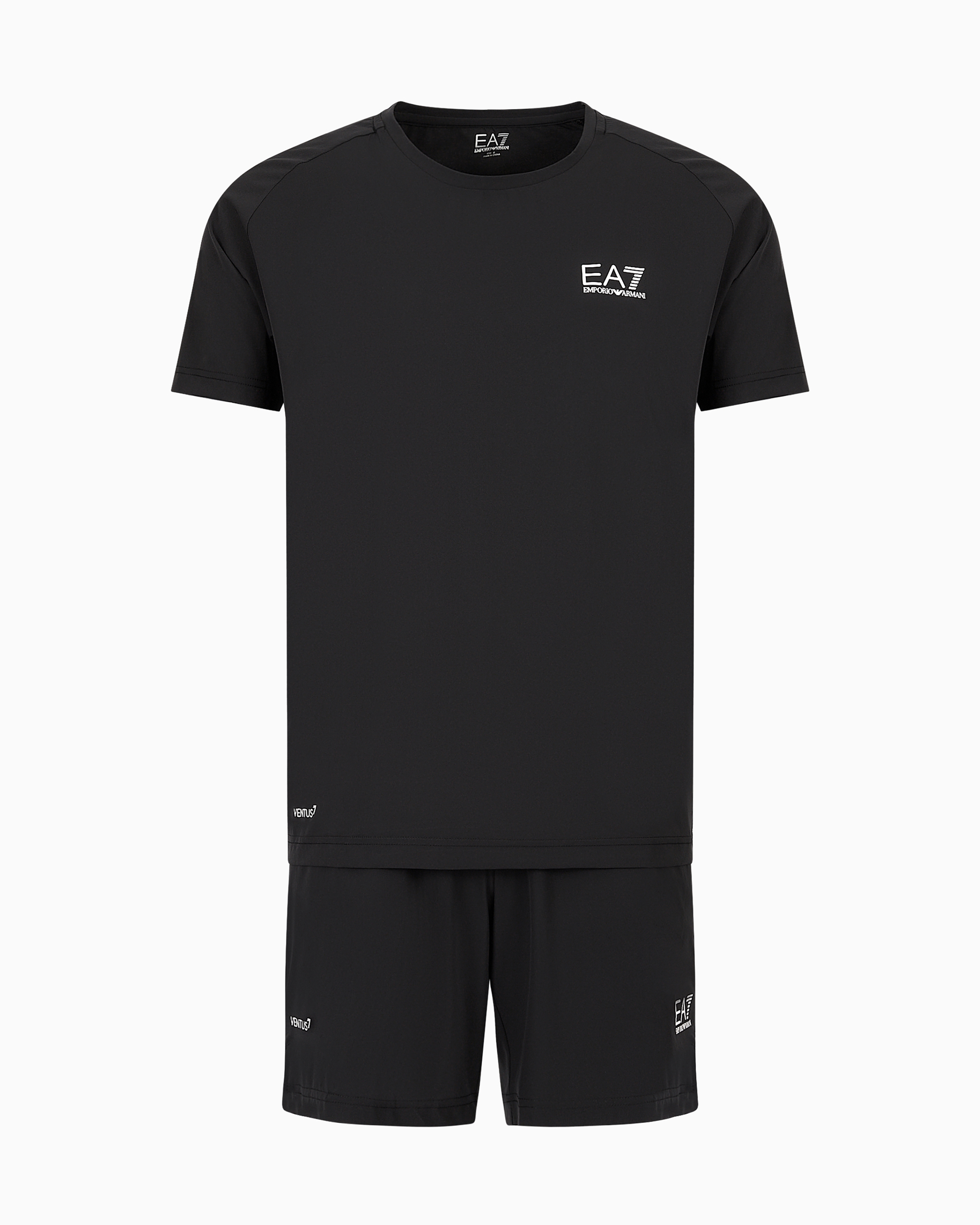 Dynamic Athlete T-shirt and shorts set in VENTUS7 technical
