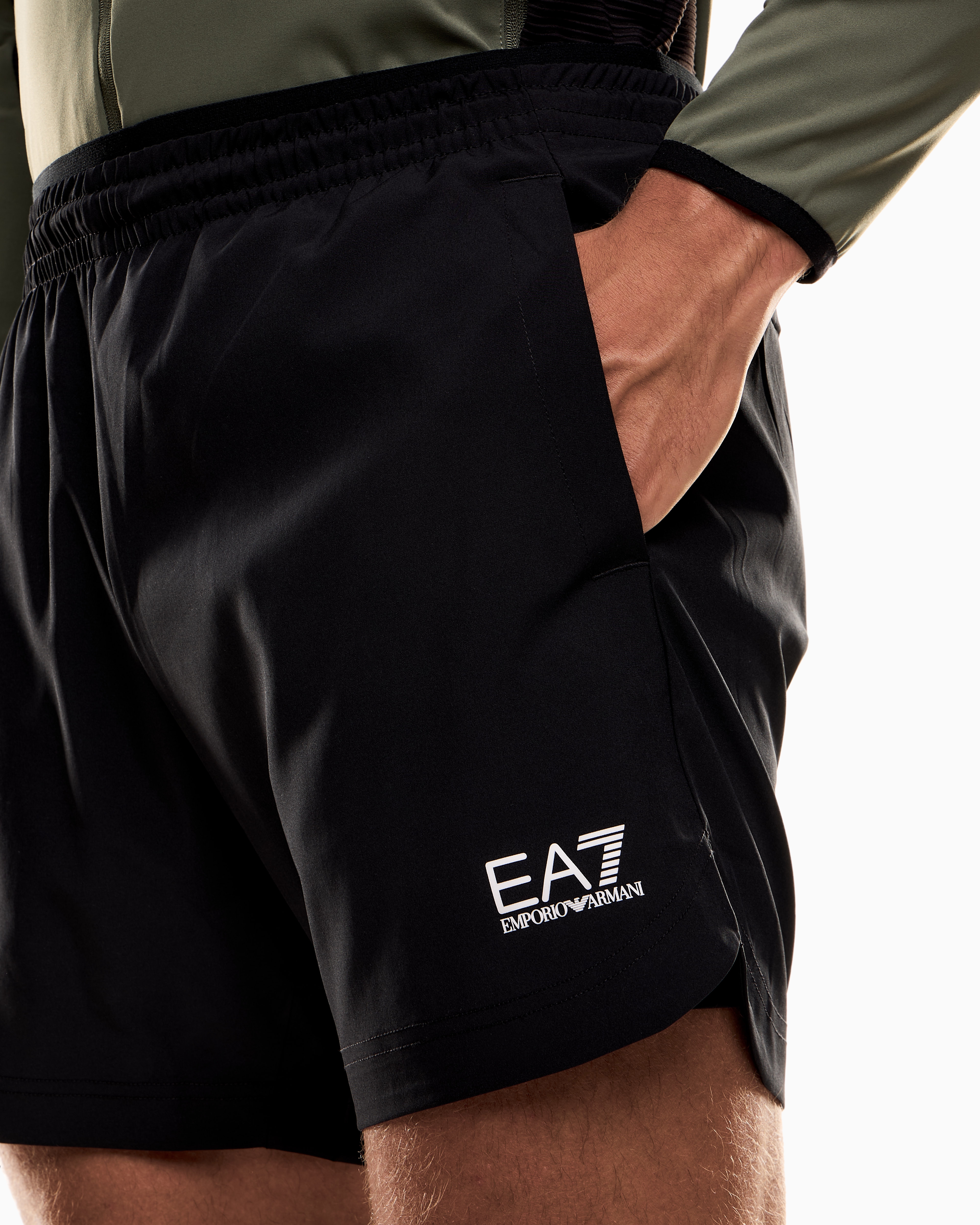 【2025年新作】on Pace Shorts 黒 ON Men's Pace Shorts in Black On