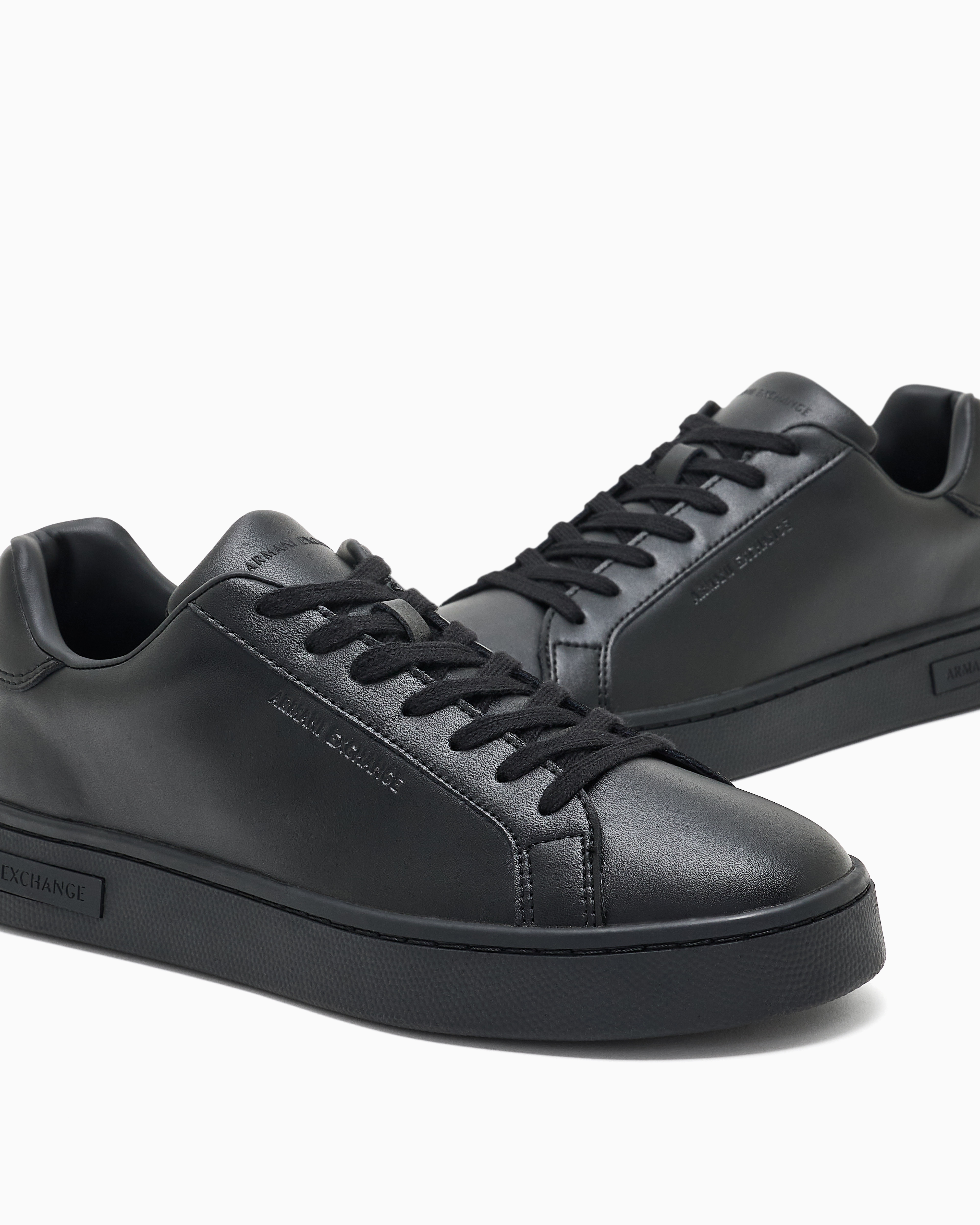 送料関税込み☆ARMANI EXCHANGE ロゴ メタリック スニーカー ARMANI EXCHANGE（アルマーニエクスチェンジ）の「【A|X