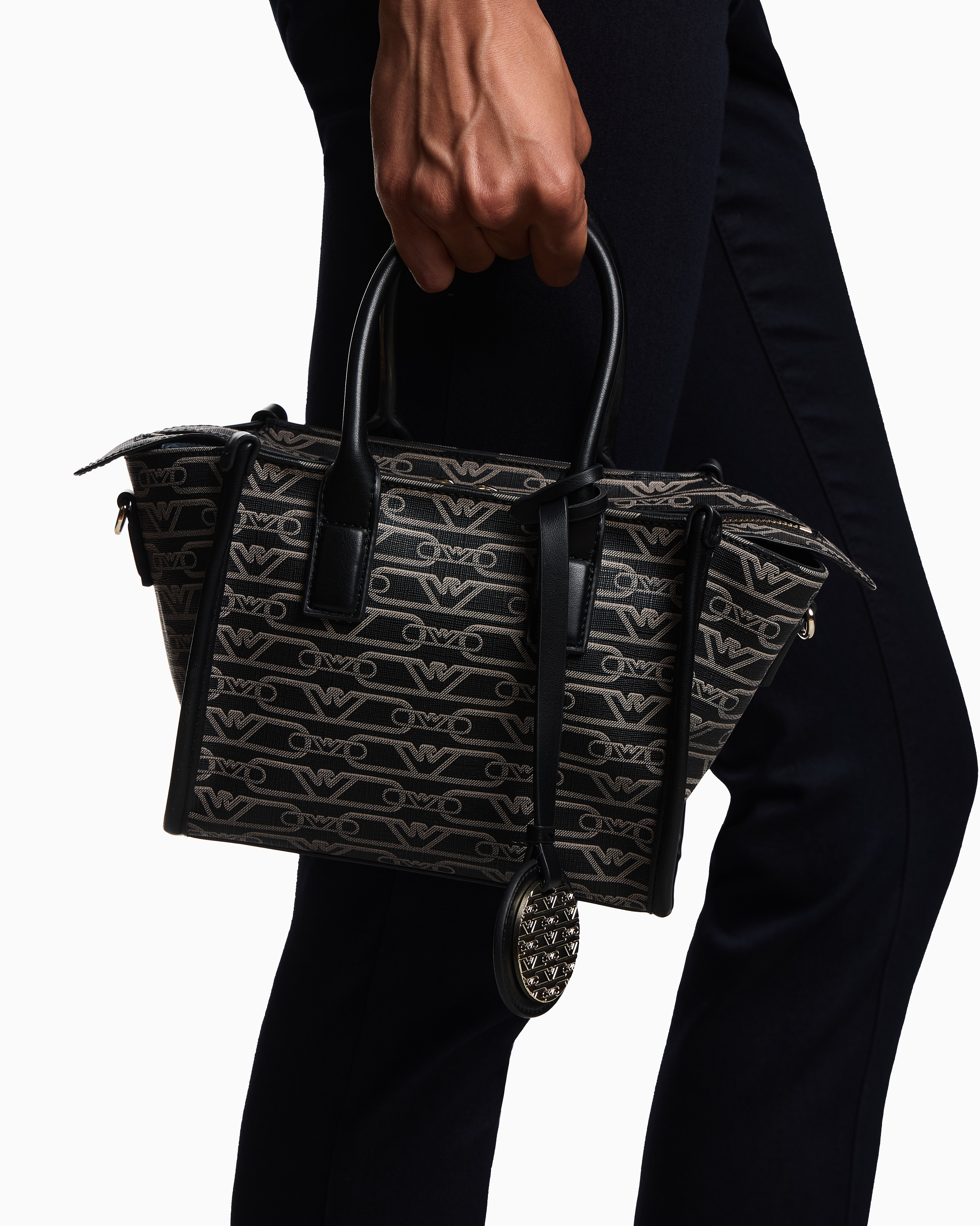 【関税込】EMPORIO ARMANI ショッパー 関税込】EMPORIO ARMANI ロゴショッパー