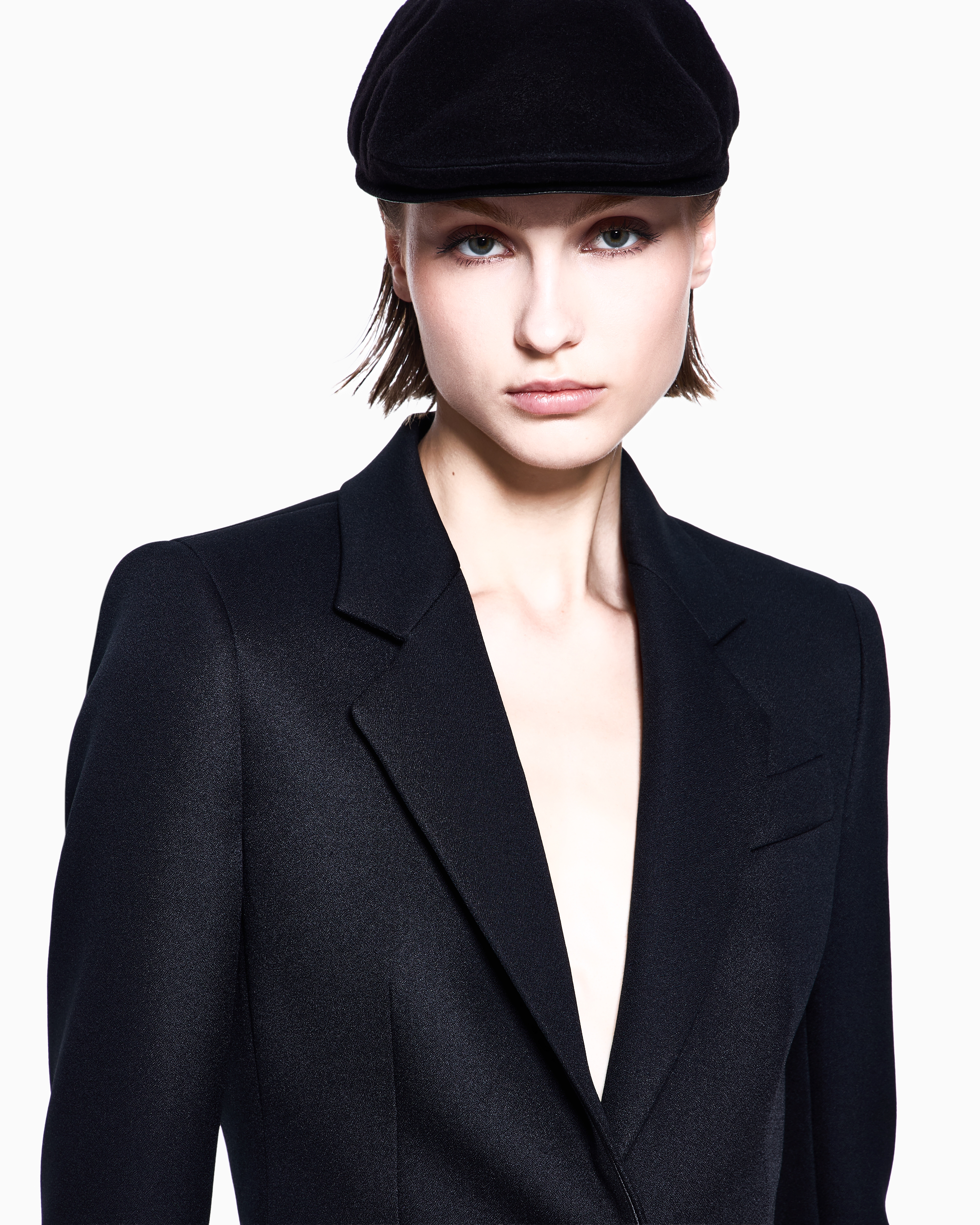Giorgio Armani Béret En Tissu De Cachemire In Black