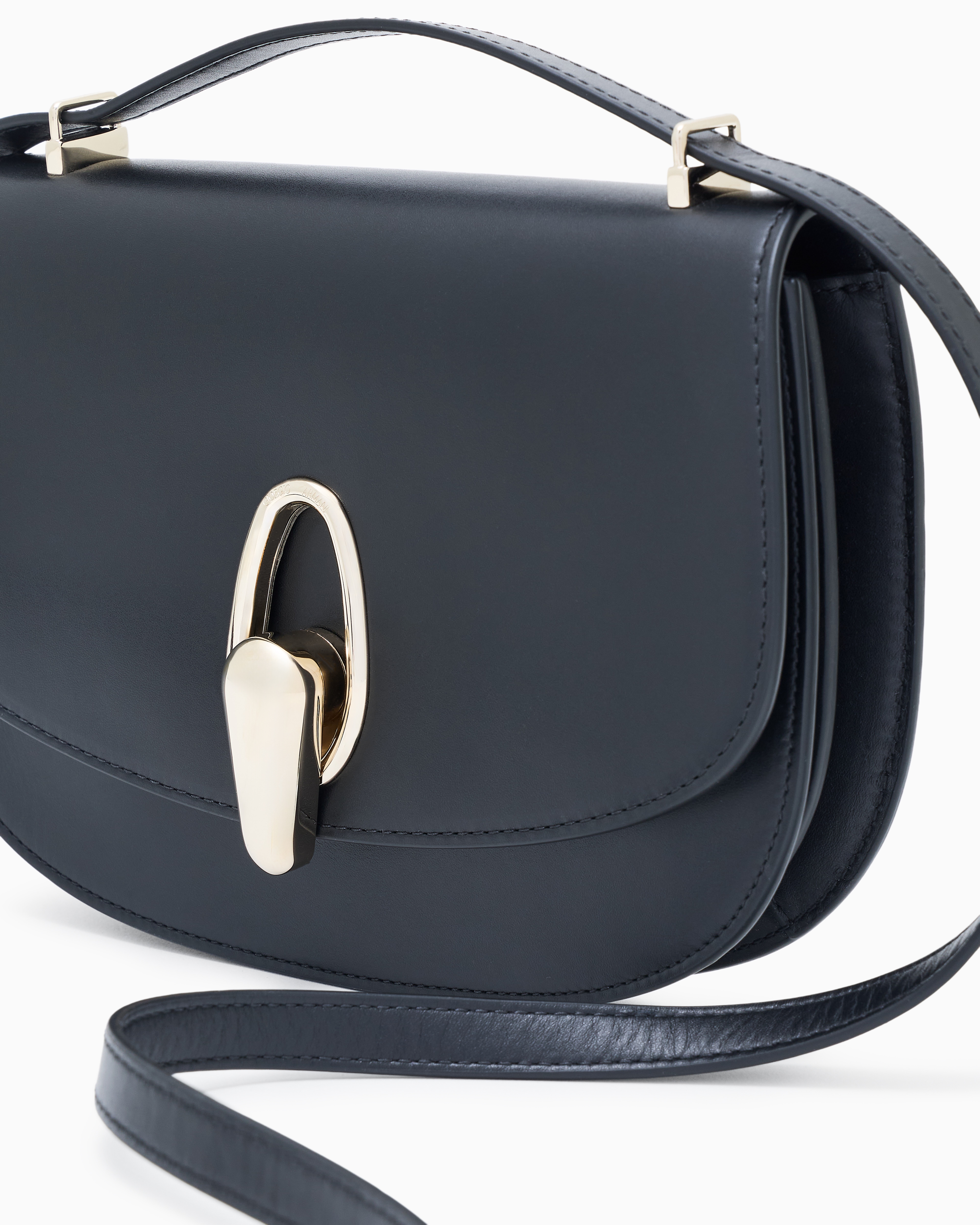 Giorgio Armani Leather Shoulder Bag In Black