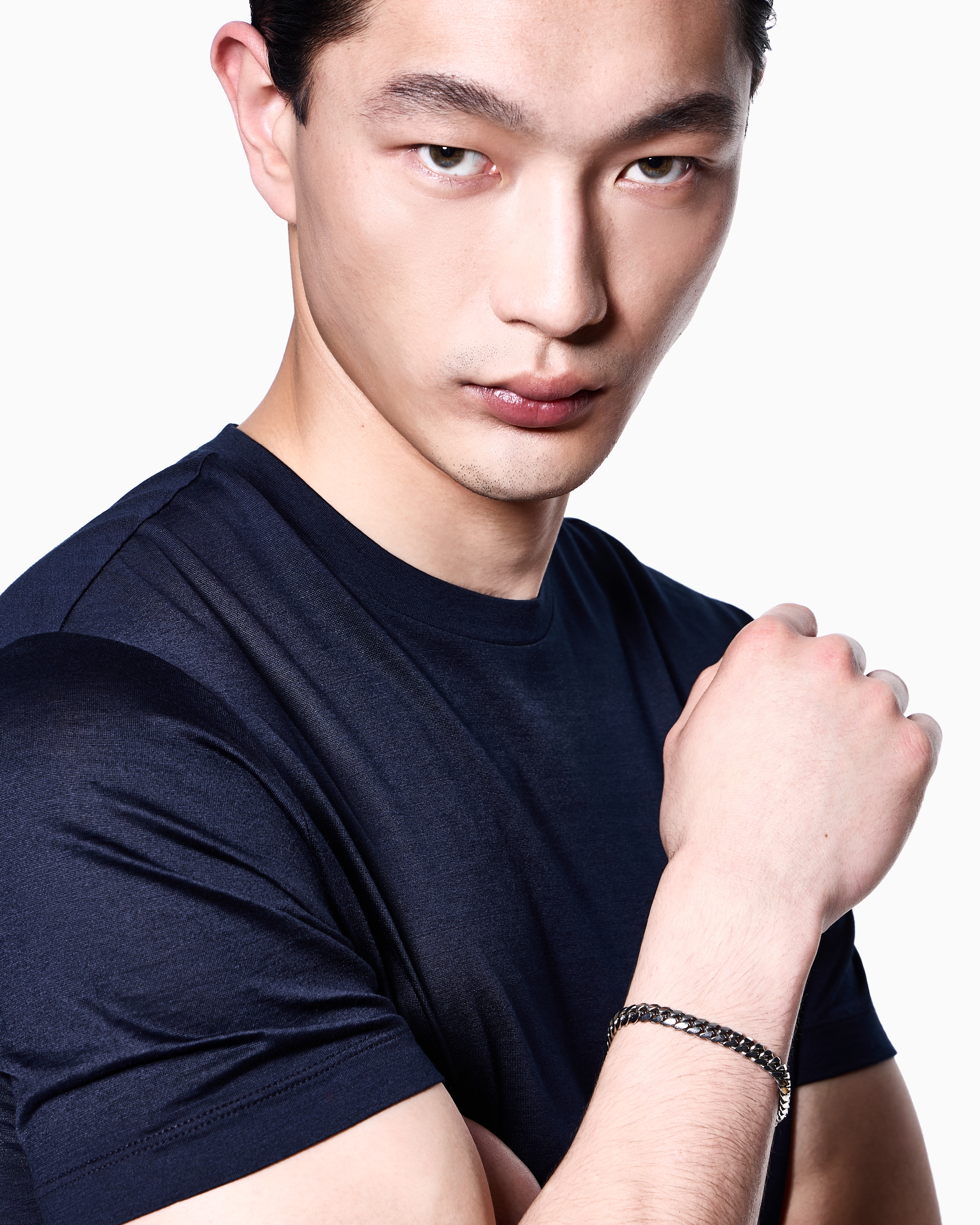 GIORGIO ARMANI ブローチ GIORGIO ARMANI Navy Pebble Textured Ruffle Tri Lapel Silk