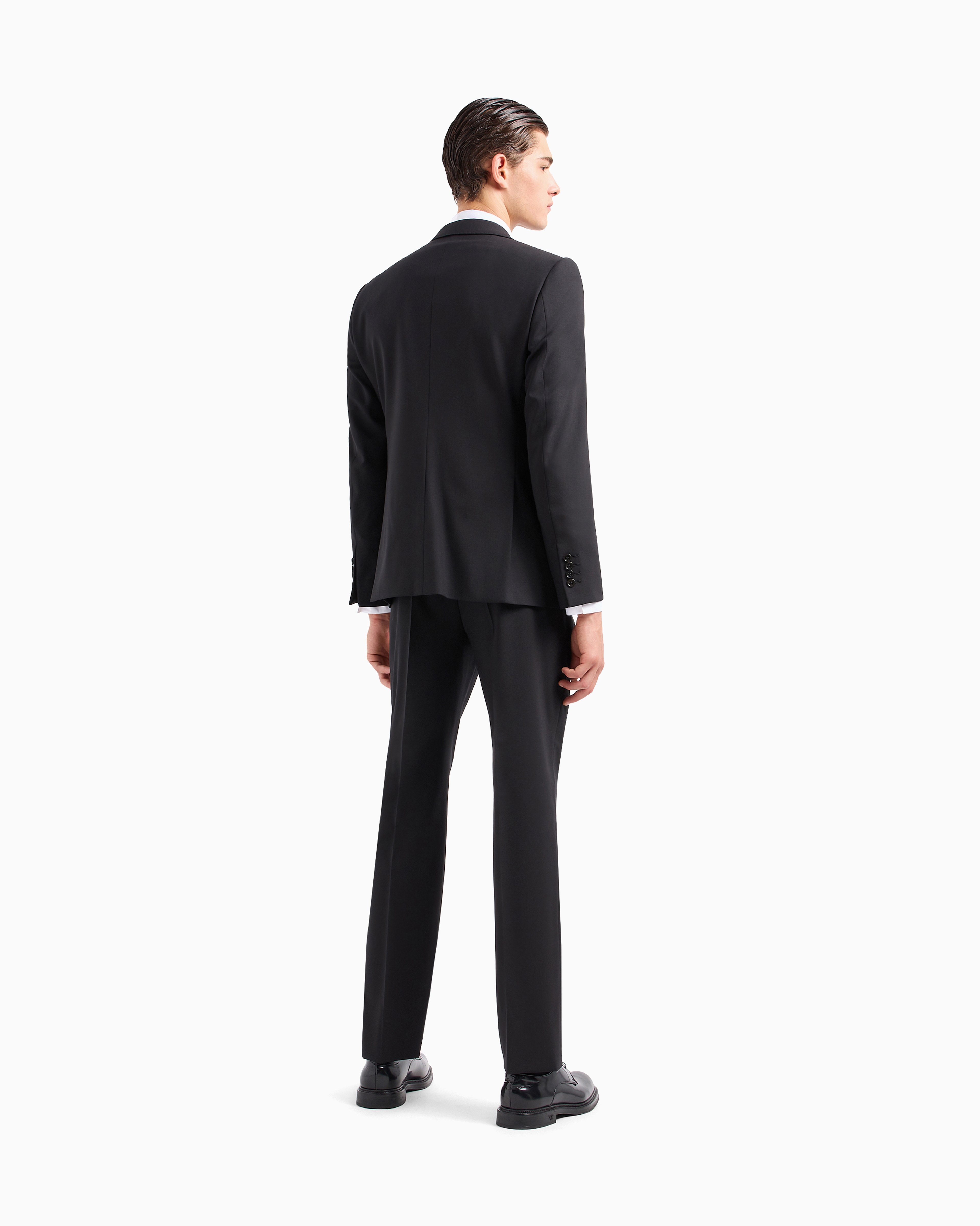 Single-breasted, slim-fit suit in brushed stretch light wool