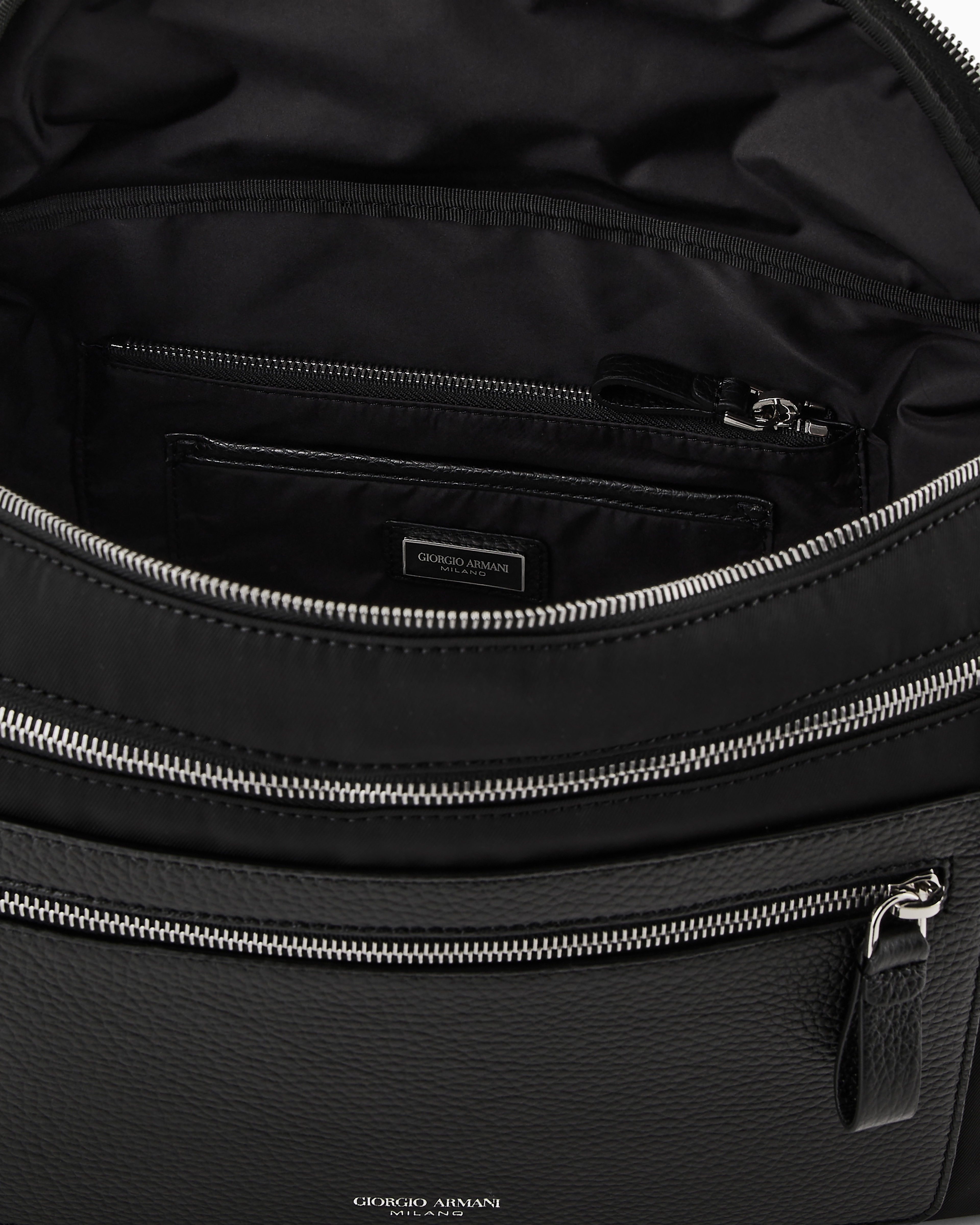 [美品] GIORGIO ARMANI 黒編み込みポシェット ASV クロスボディバッグ ナイロン／ペブルドレザー製 ラージ