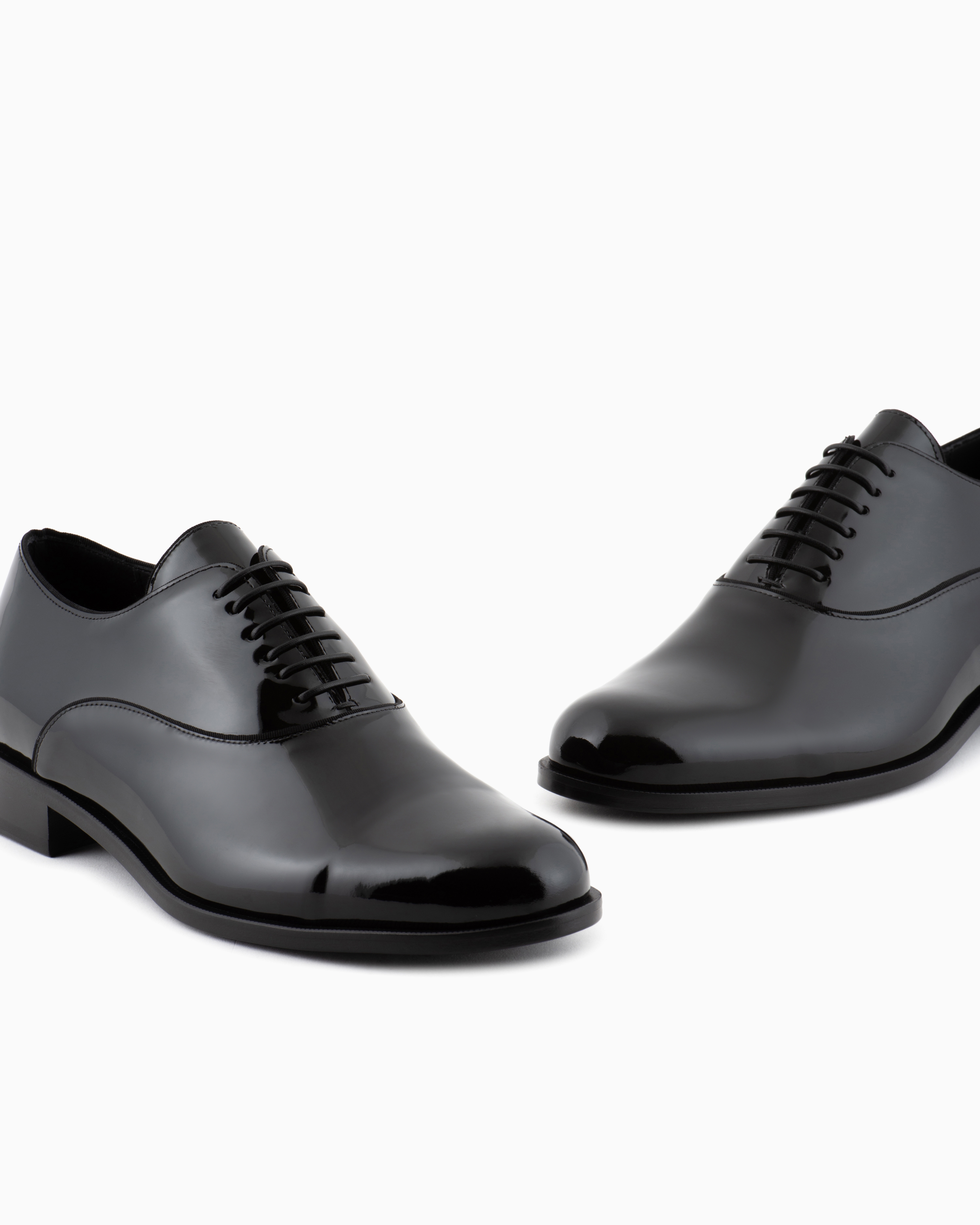 スニーカー Giorgio Armani Elegant Black Leather Trainers With Textured Leather sneakers with all-over logo lettering | Emporio Armani