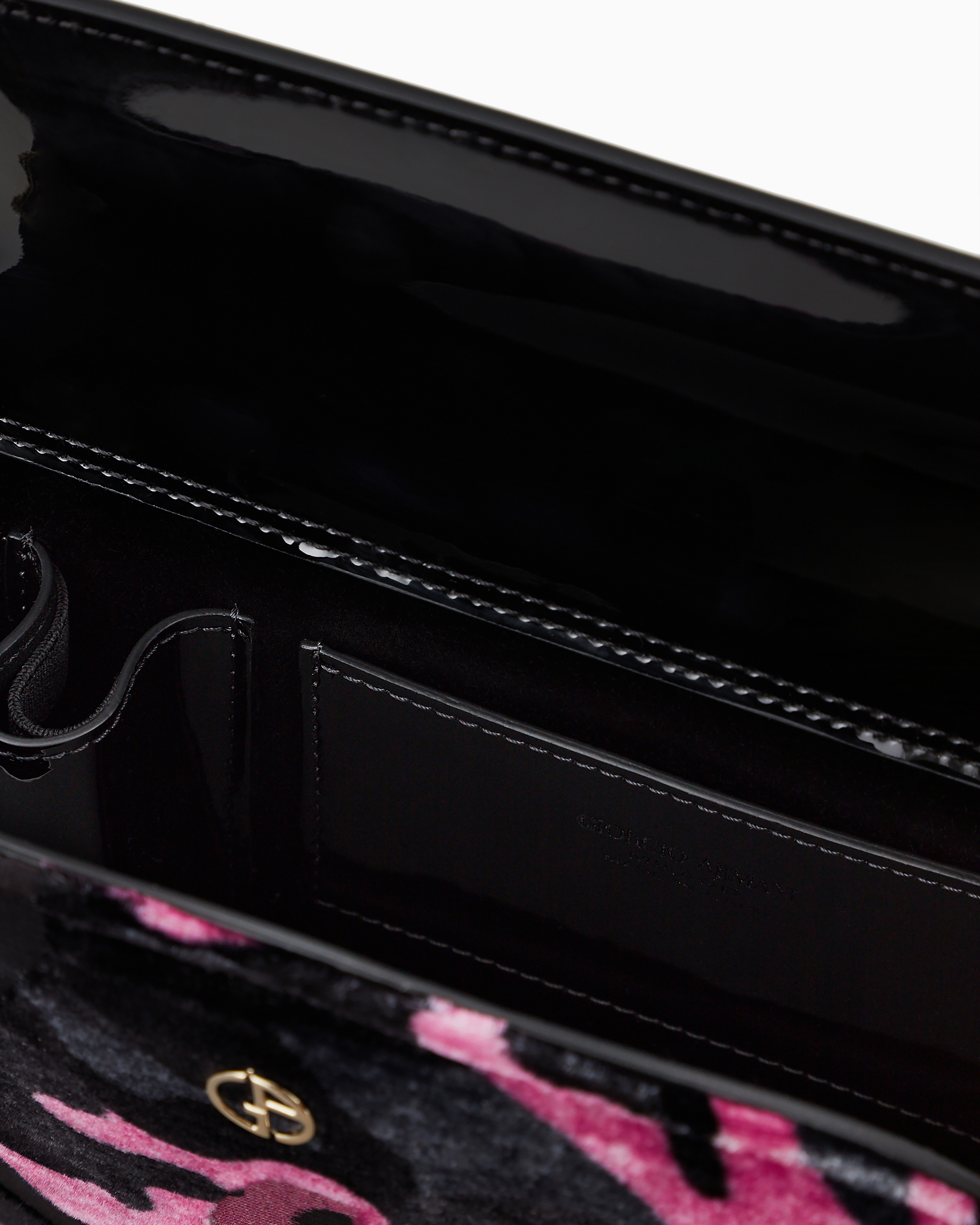 人気♡美品♡カーフレザー♡エンボスロゴ♡ジョルジオアルマーニ クラッチバッグ Amazon | エンポリオ アルマーニ EMPORIO ARMANI イーグルロゴ