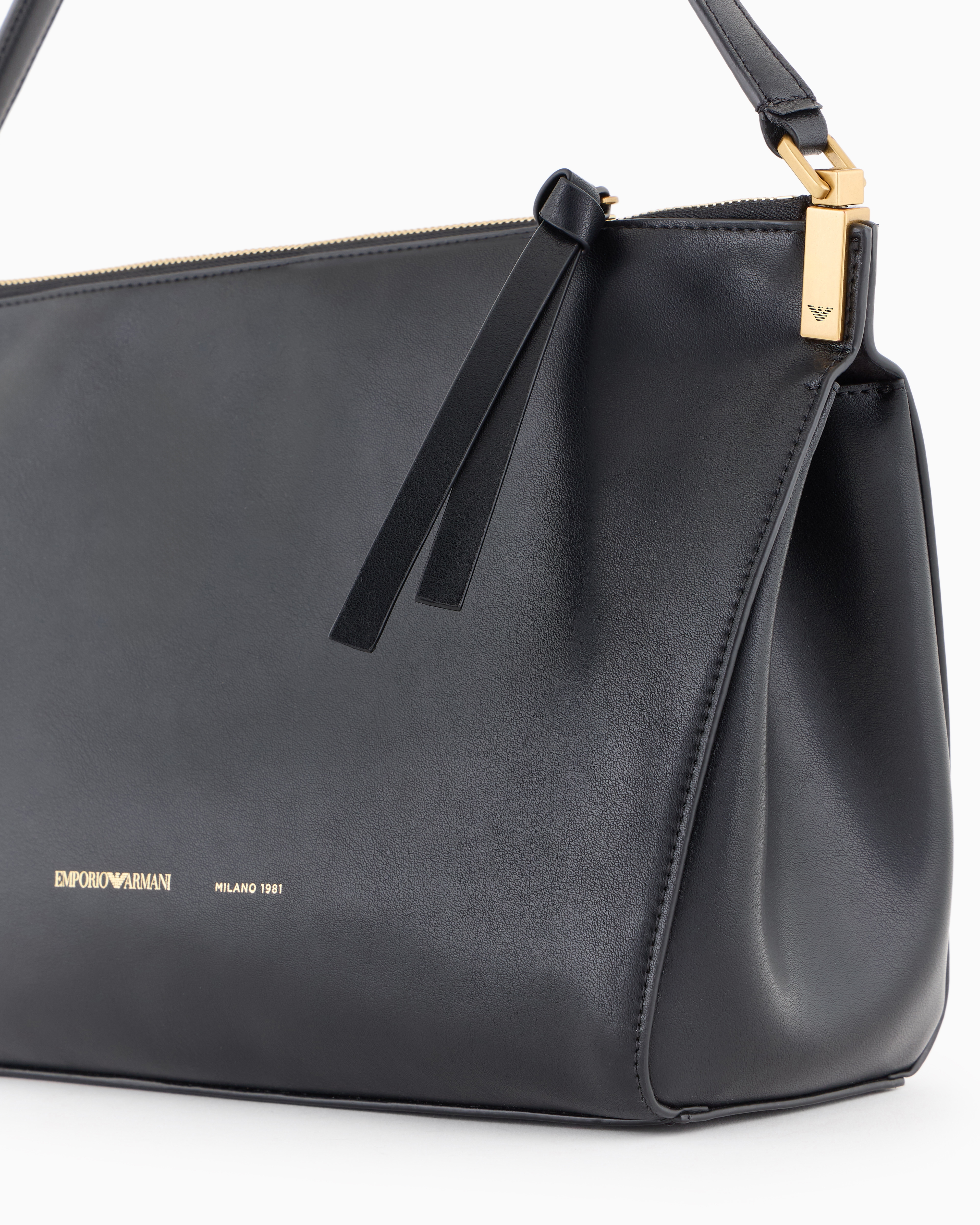 Emporio Armani - Medium handbag in smooth leather, Woman, Black, Size: TU