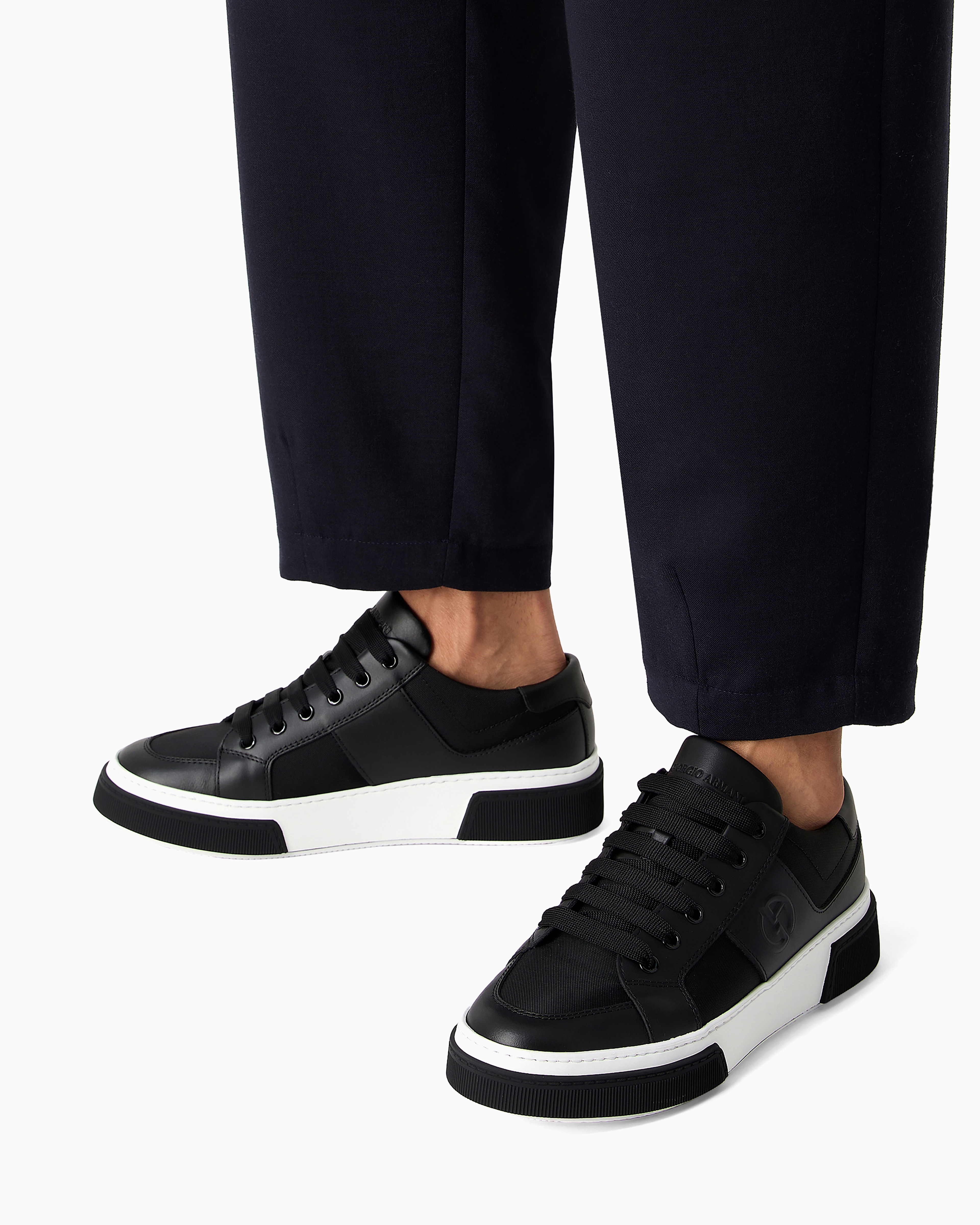 スニーカー Giorgio Armani Elegant Black Leather Trainers With Textured m_6540345817fb4b691f75cf37.jpg