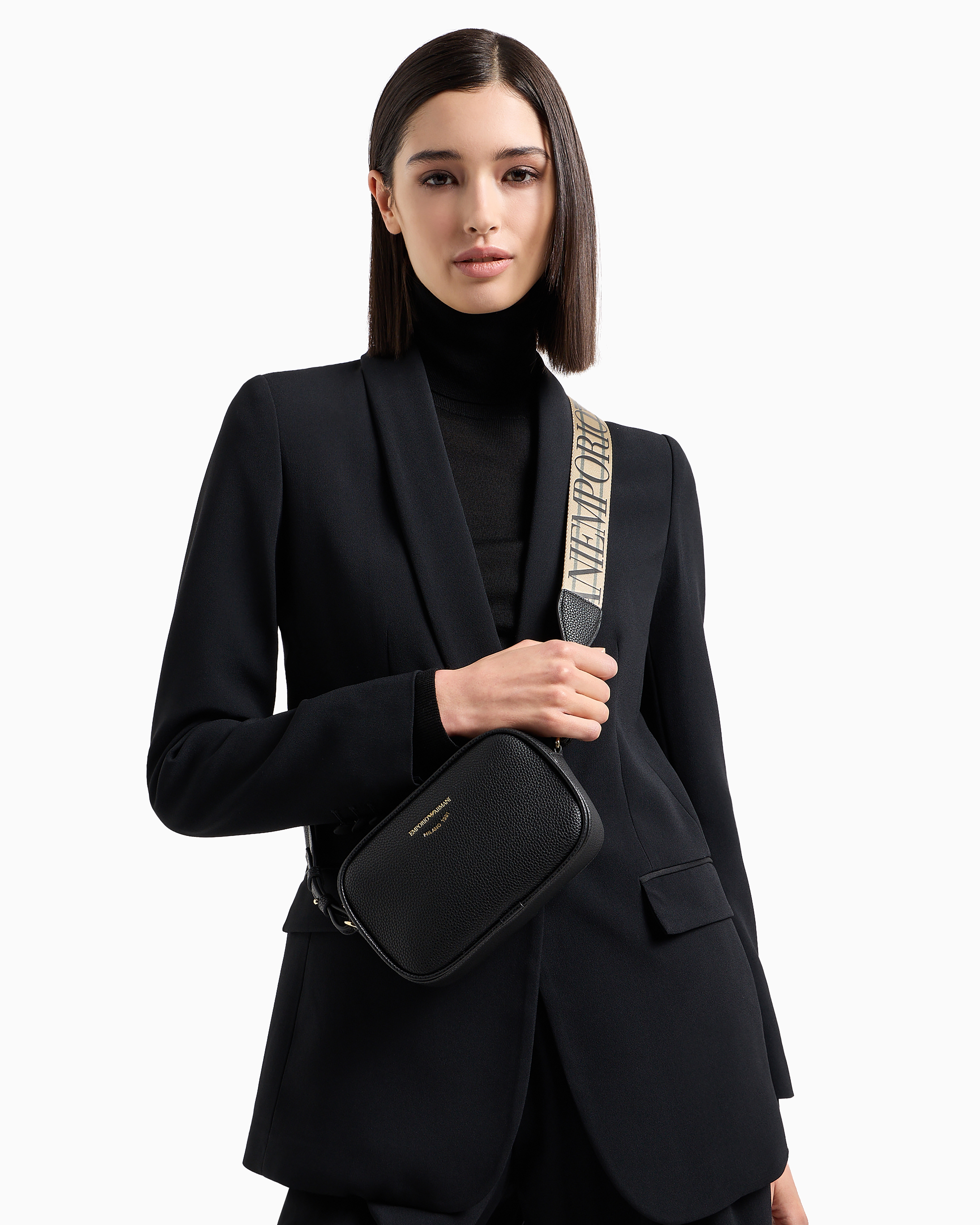 【関税込】EMPORIO ARMANI カメラケース ディアプリント カメラケース ディアプリント ショルダーストラップ | Emporio