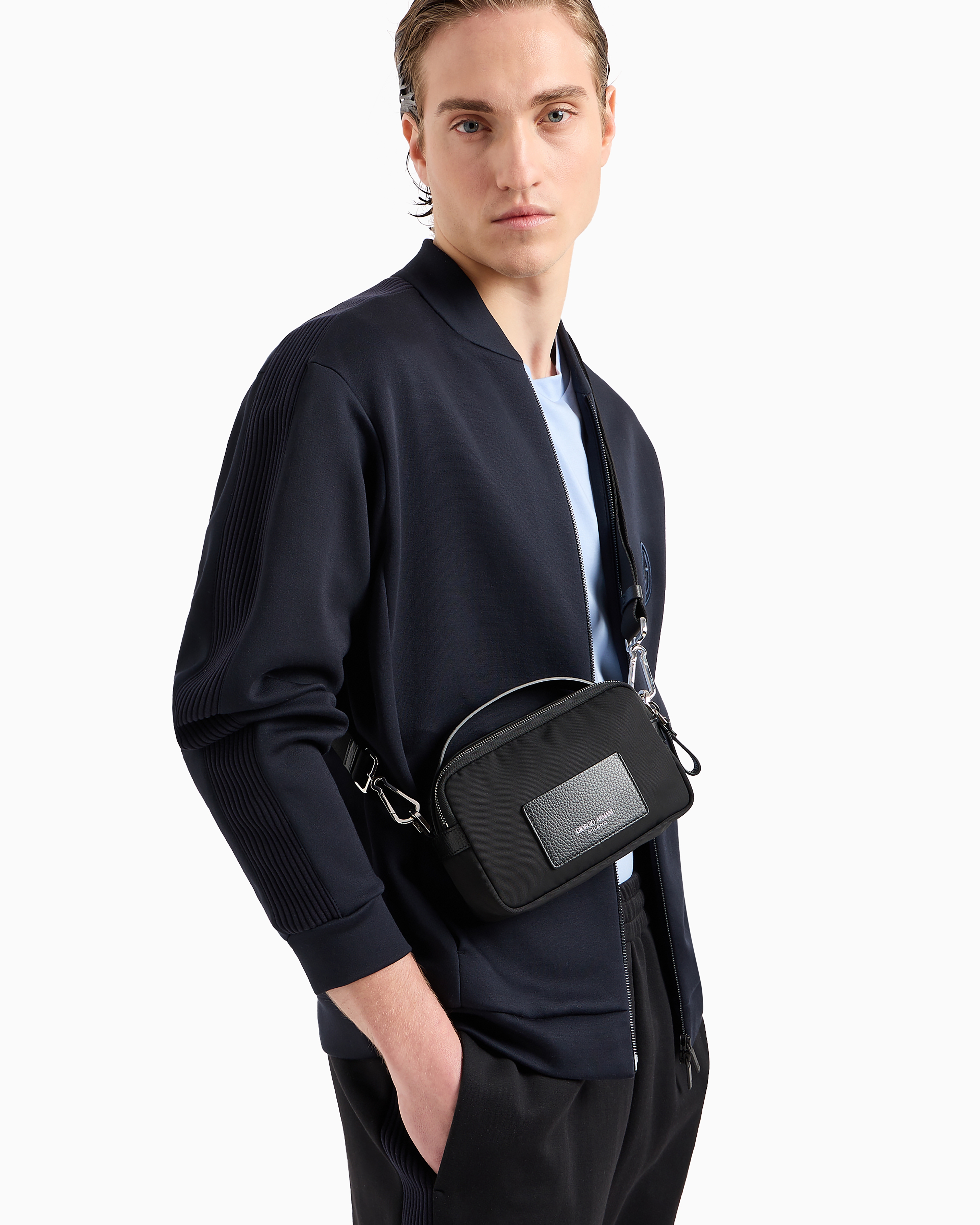 美品⭐︎激レア⭐︎GIORGIO ARMANI 巾着バック ジョルジオ・アルマーニ(Giorgio Armani) レディース レザー