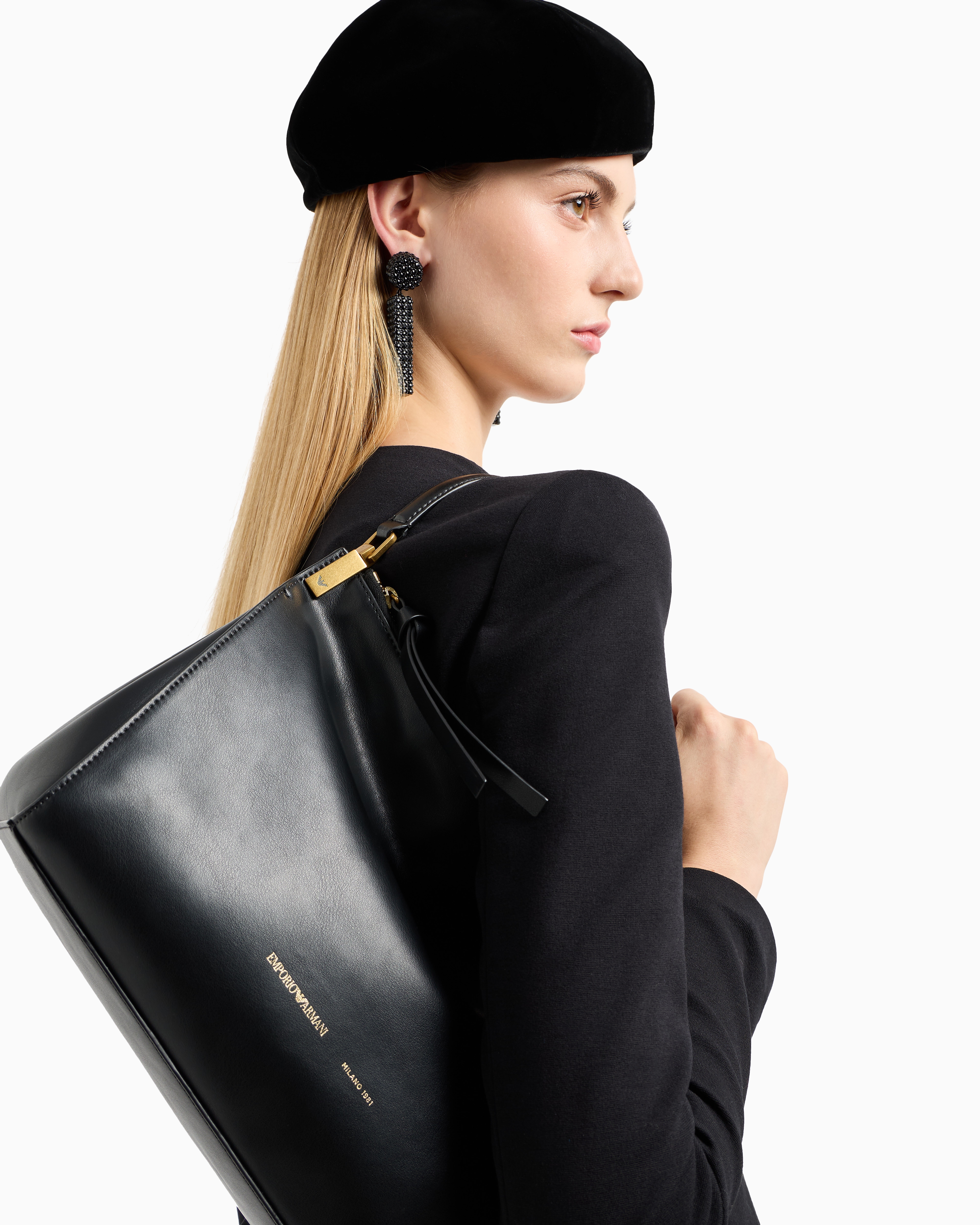 Emporio Armani - Medium handbag in smooth leather, Woman, Black, Size: TU