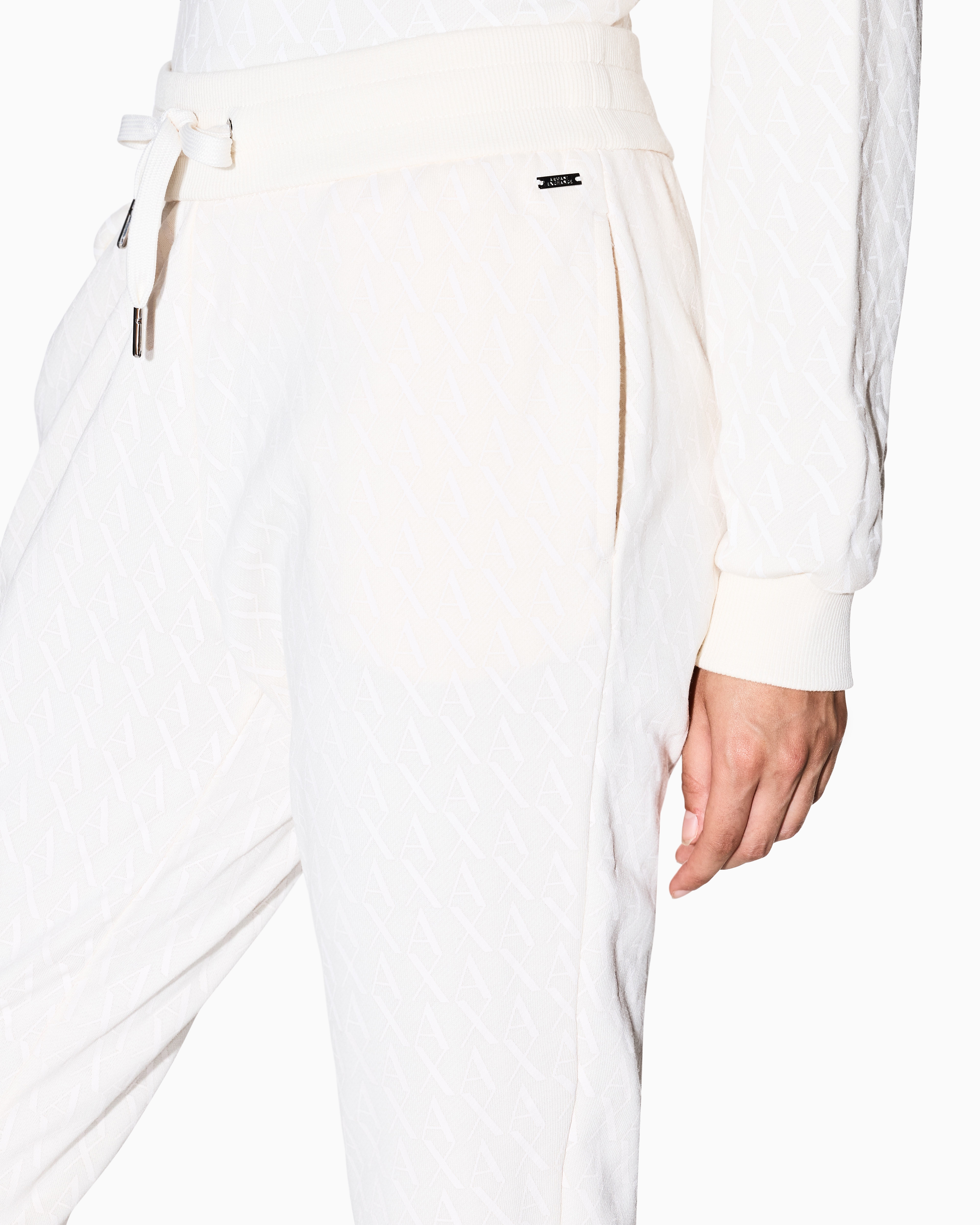 パンツ EMPORIO ARMANI Woman Pants Beige 6L2J202DV0Z 0005 Emporio Armani women's pants in sablè stretch fabric