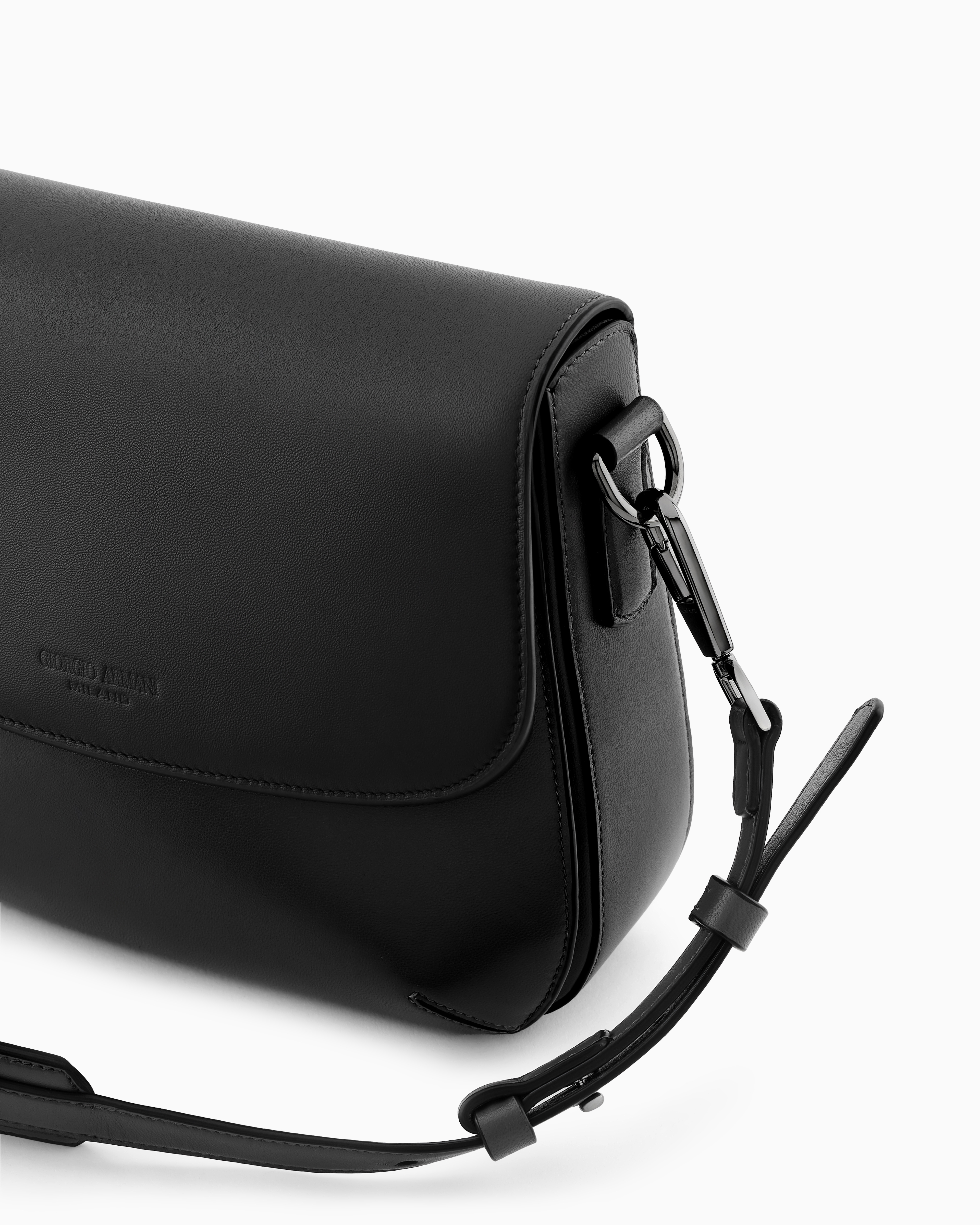 [美品] GIORGIO ARMANI 黒編み込みポシェット ショルダーストラップ ロープ 編み込みモチーフ | Giorgio Armani