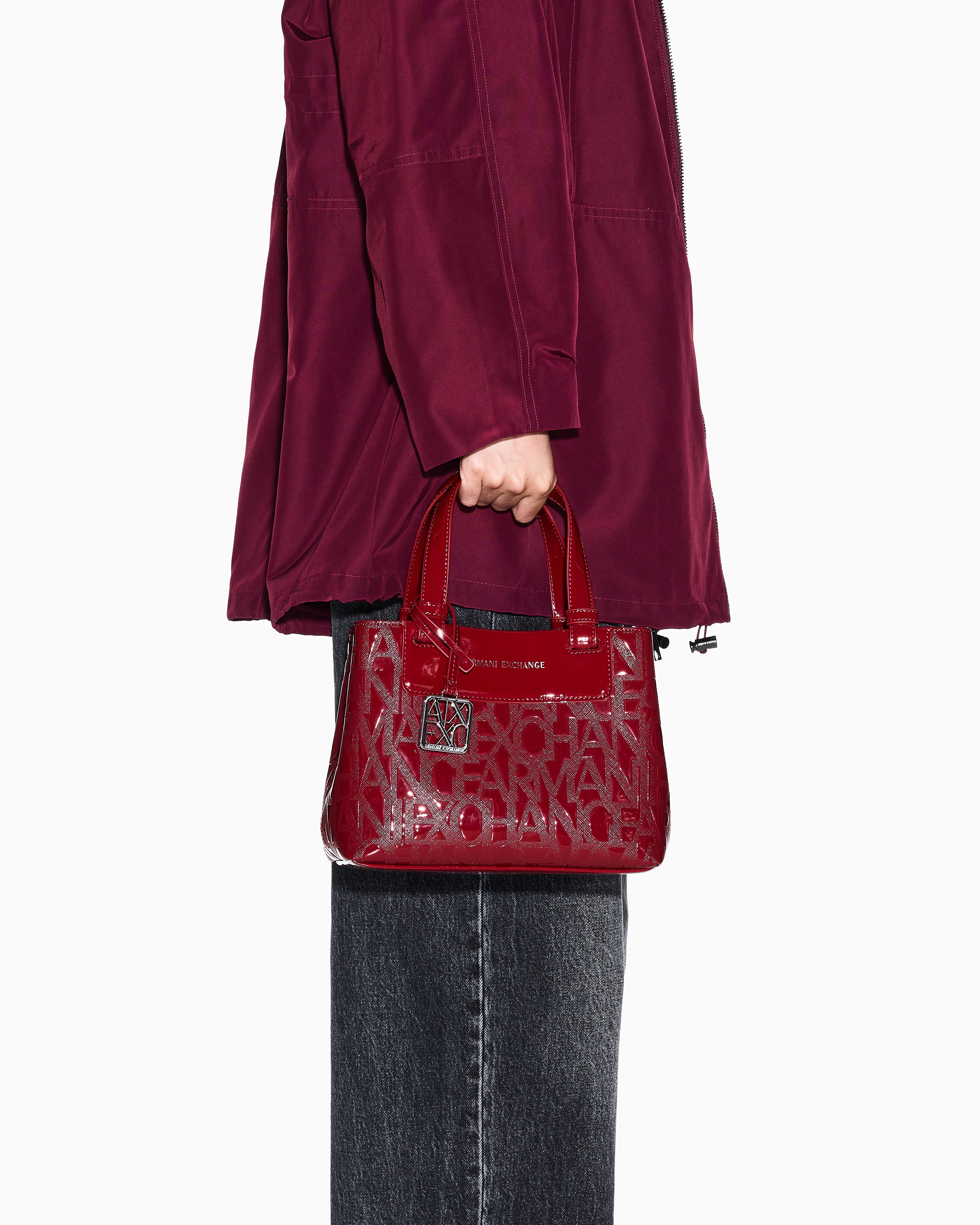 ブランド空箱 シャネル ヴィトン 4℃  miumiu エンポリオアルマーニ オールオーバーエンボスロゴ ミニハンドバッグ | Armani Exchange