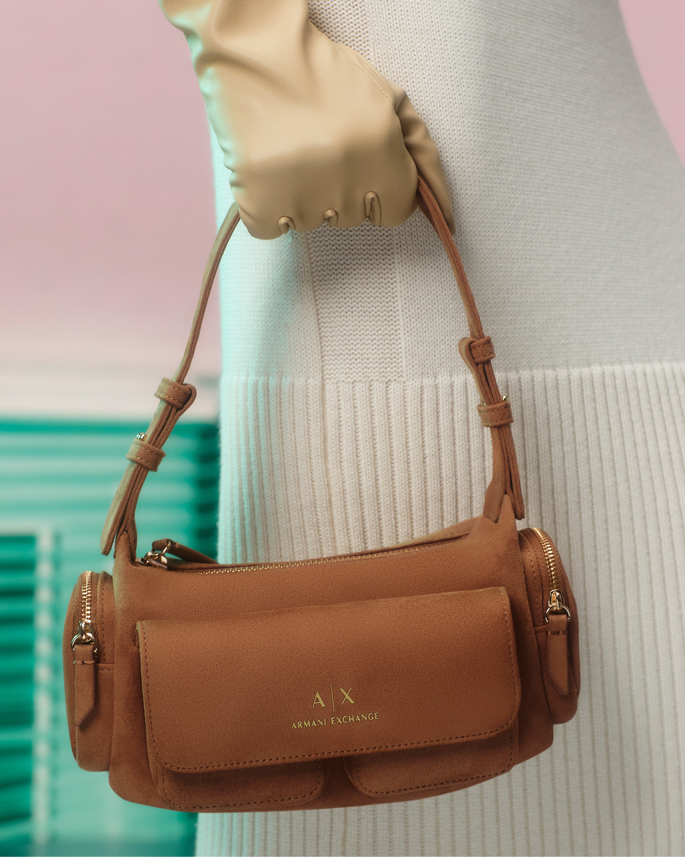 新品未使用タグ付かきARMANI EXCHANGE ブラウンハンドバッグ 新品未使用タグ付かきARMANI EXCHANGE ブラウンハンドバッグ