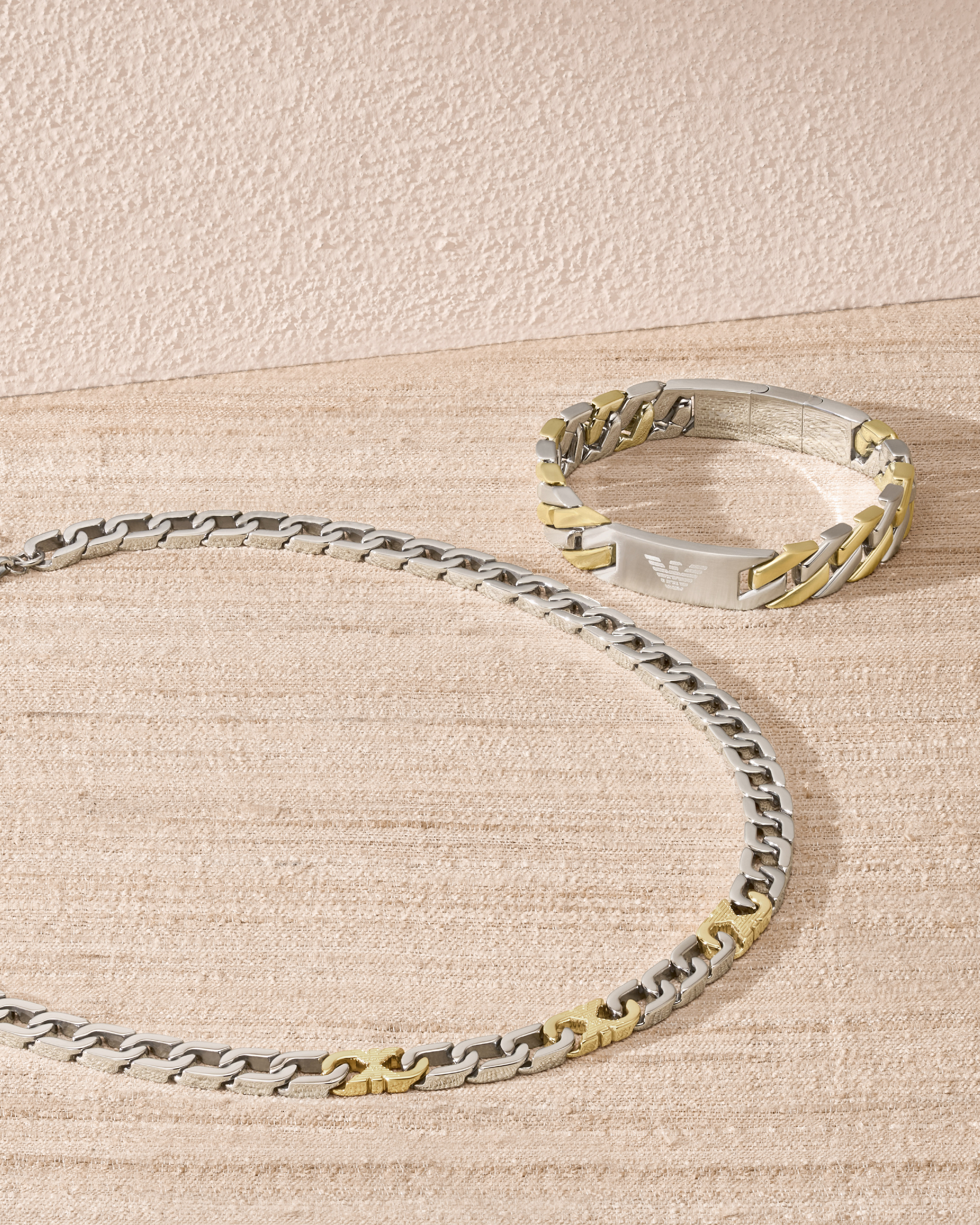 SS26_EA_ADV_JEWELS_SL_01_1080x