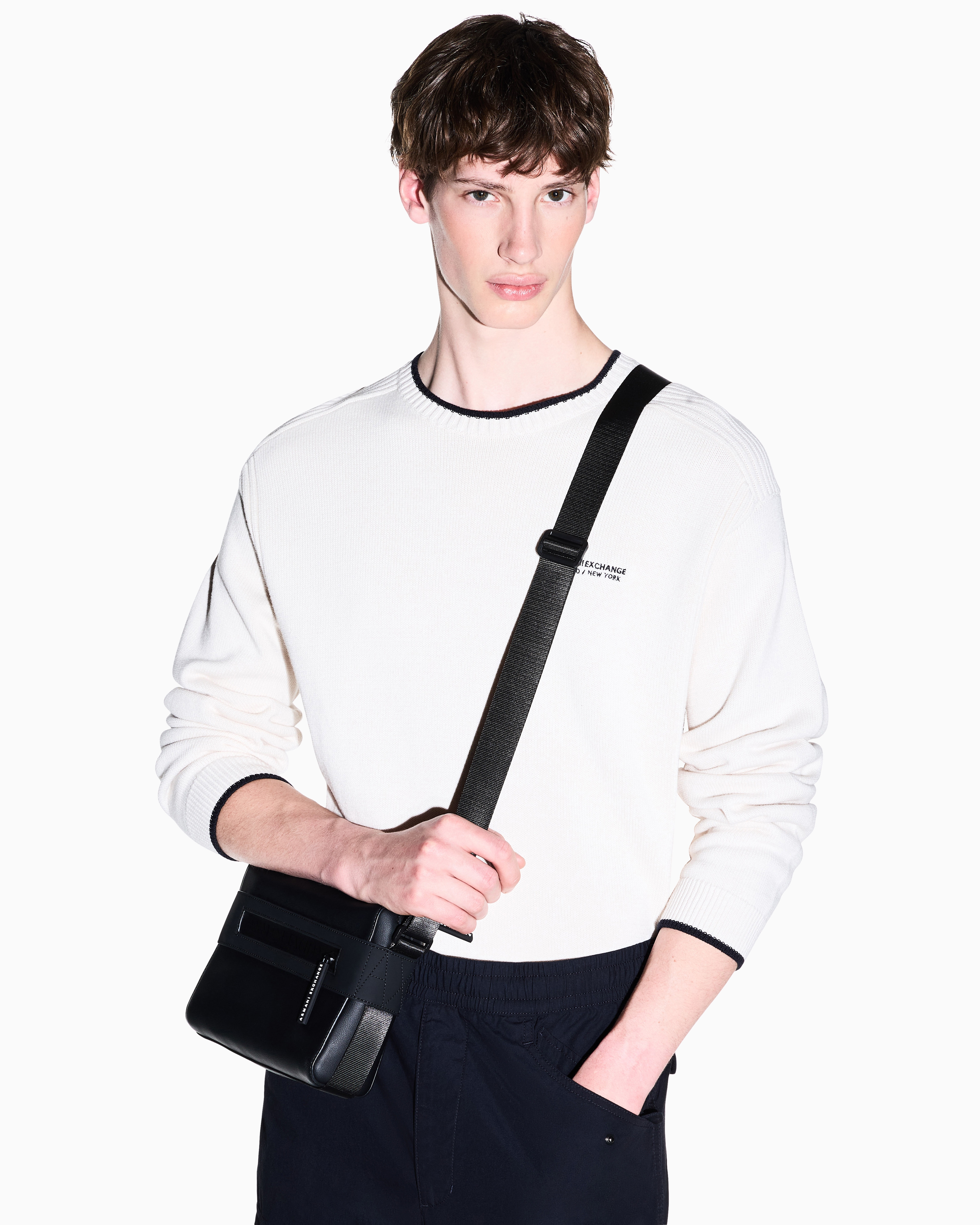 AXロゴ ショルダーバッグ | Armani Exchange JP
