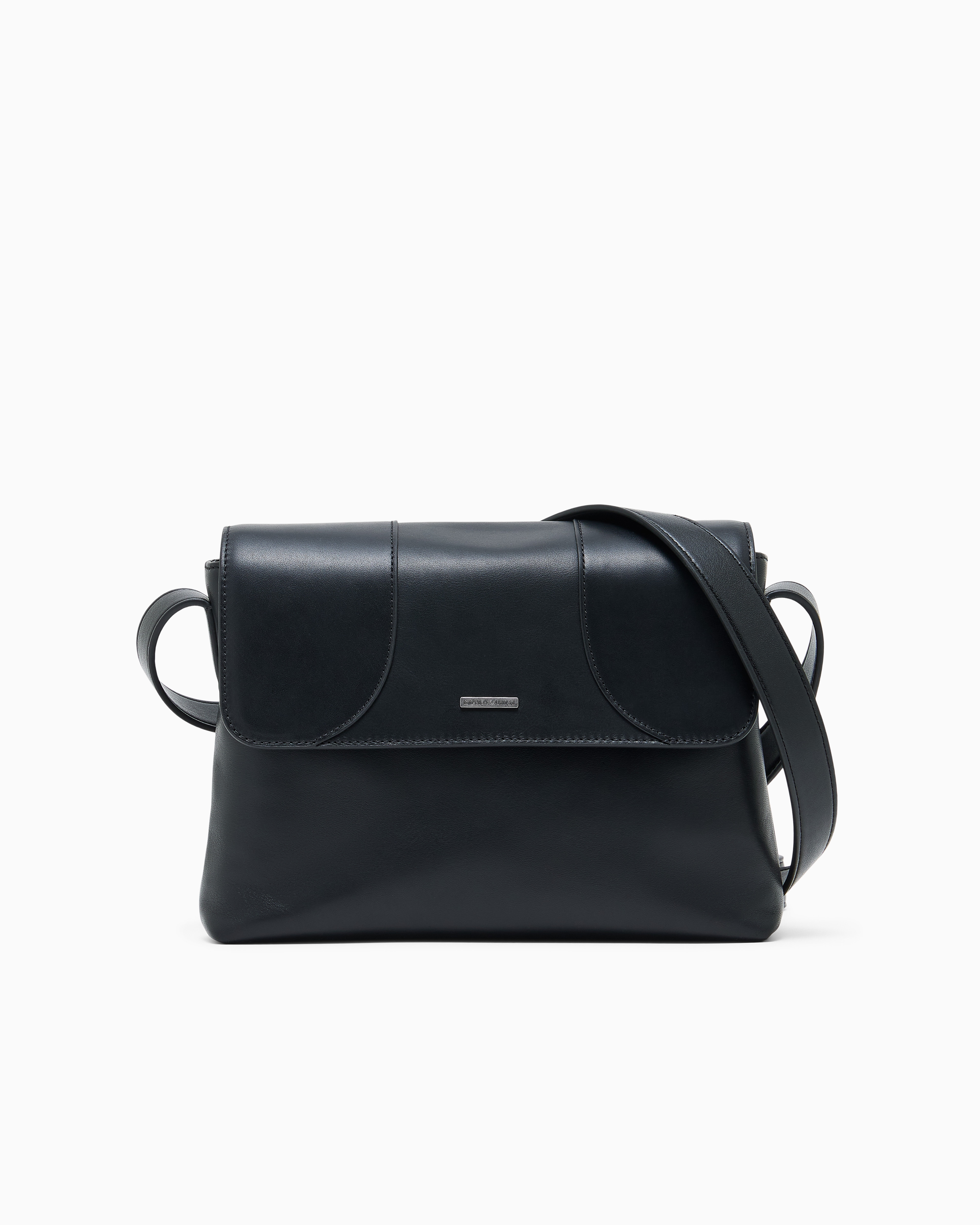 フラップ付き レザー クロスボディバッグ | Emporio Armani JP